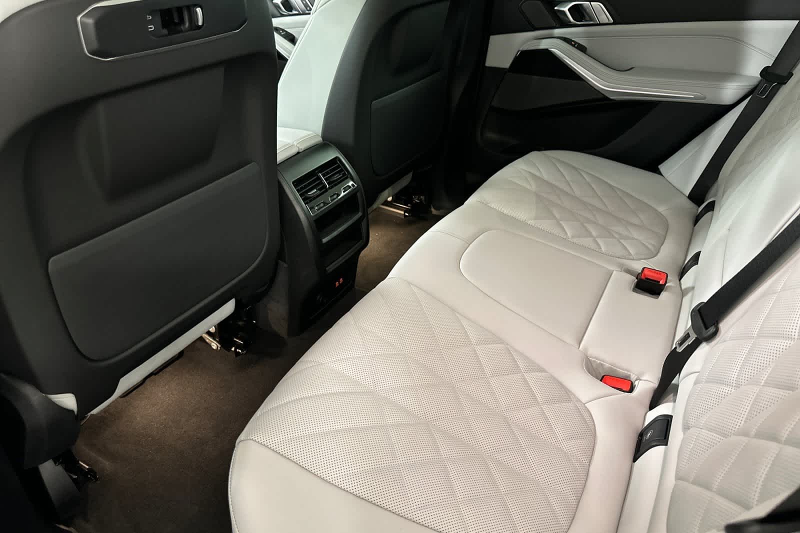 Thumbnail: 2026 BMW X5 - 4