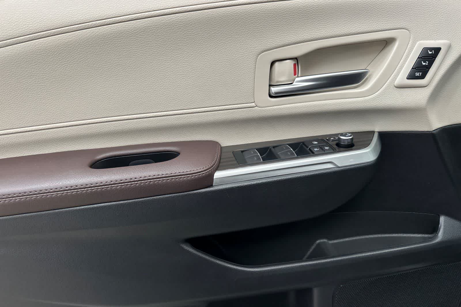 Thumbnail: 2024 Toyota Sienna - 12