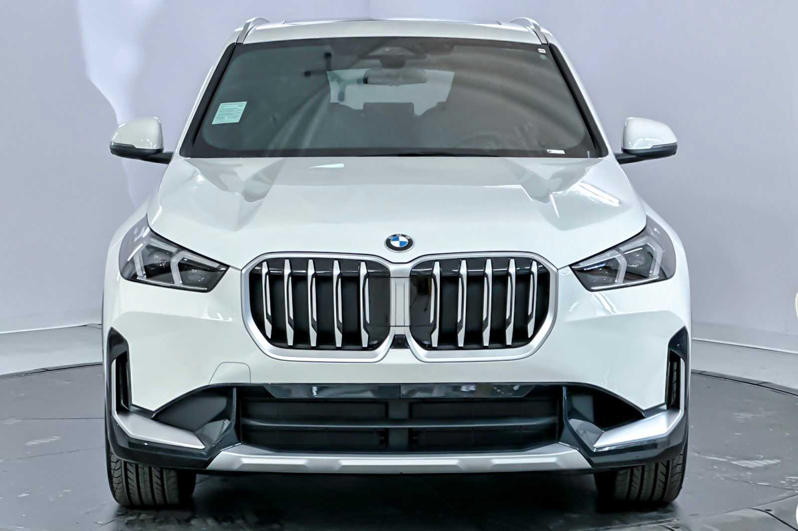 Thumbnail: 2025 BMW X1 - 10