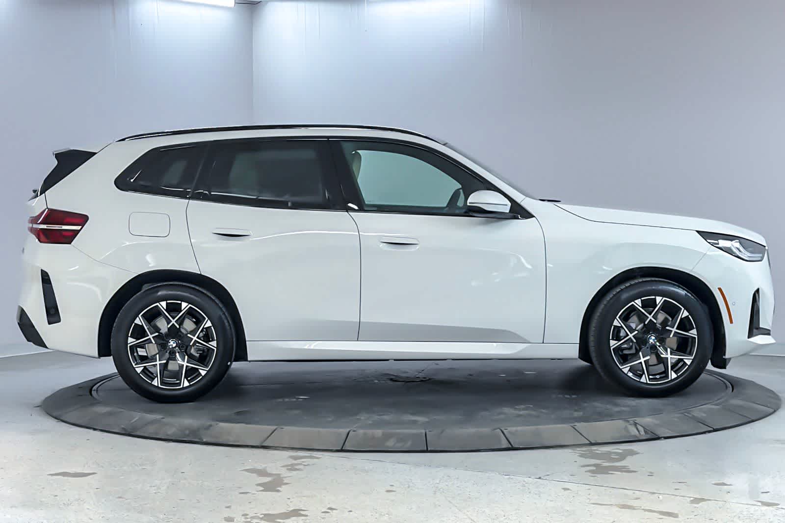 Thumbnail: 2026 BMW X3 - 8
