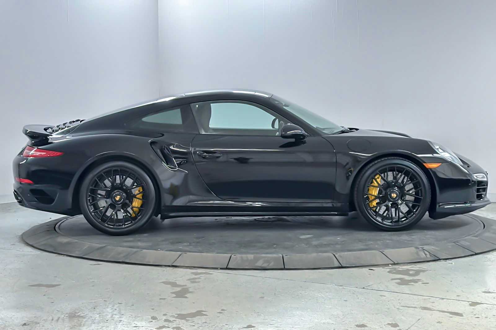 Thumbnail: 2014 Porsche 911 - 8