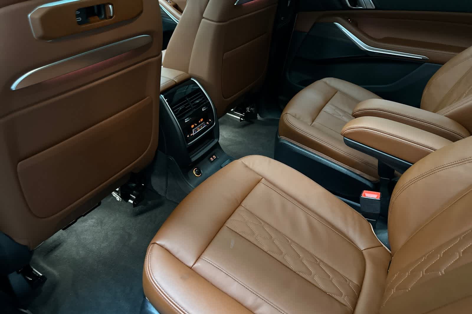 Thumbnail: 2026 BMW X7 - 4