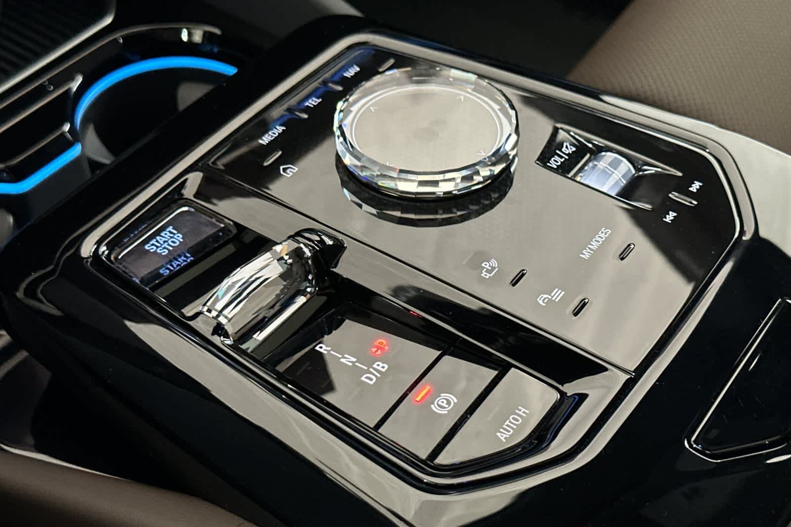 Thumbnail: 2024 BMW i5 - 21