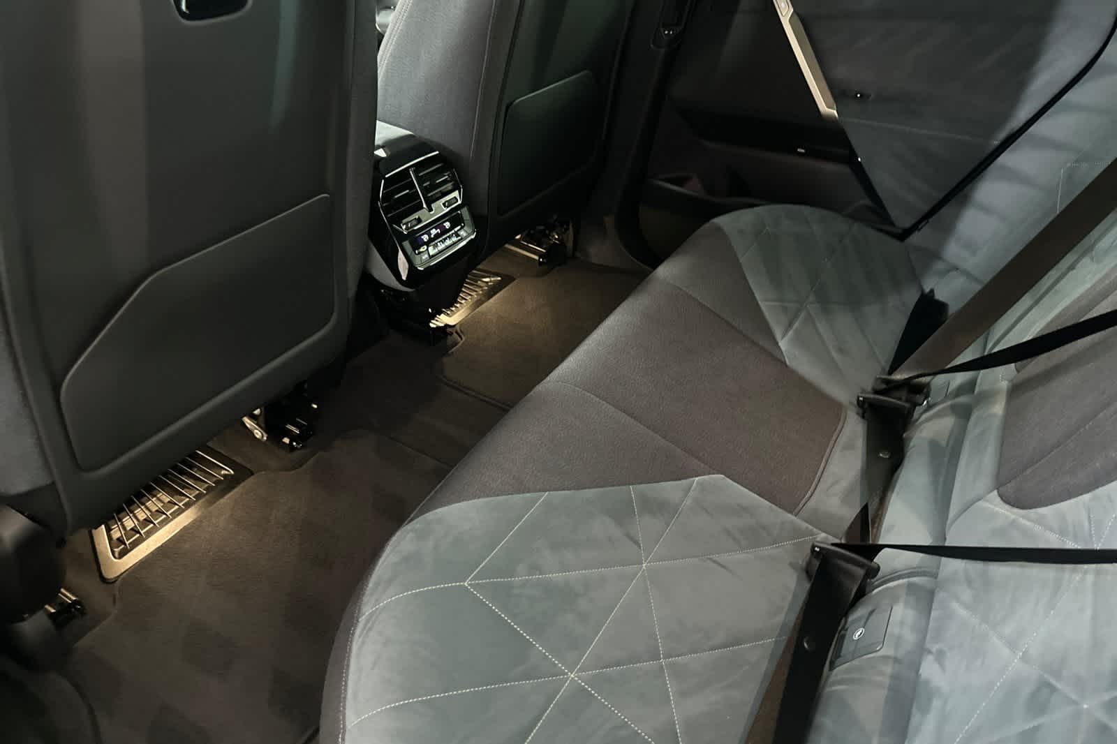 Thumbnail: 2023 BMW iX - 4