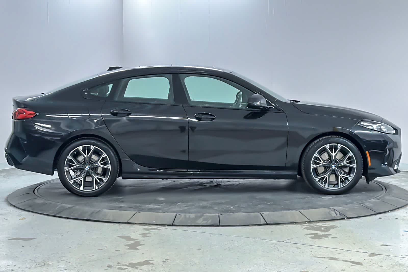 Thumbnail: 2025 BMW 2 Series - 8