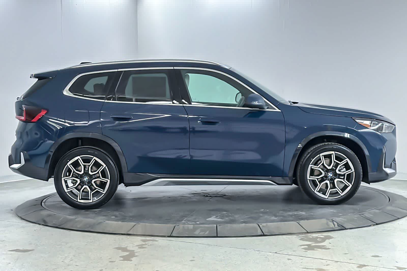 Thumbnail: 2026 BMW X1 - 8