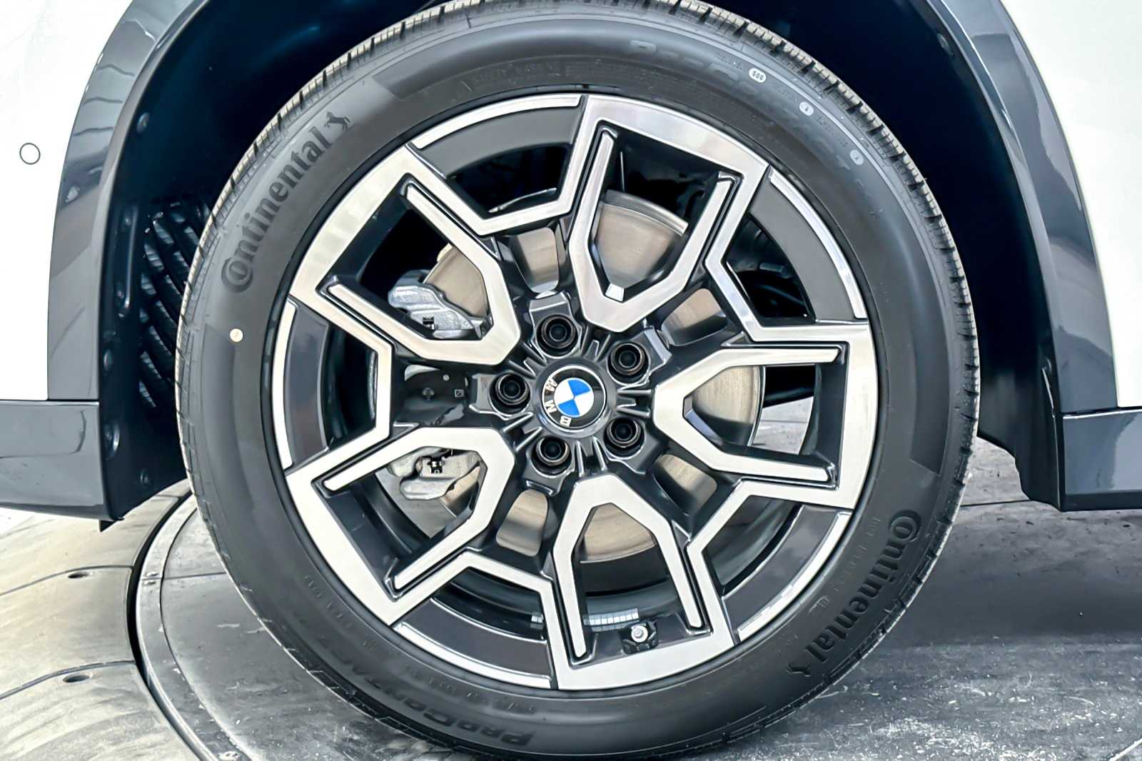 Thumbnail: 2025 BMW X1 - 25