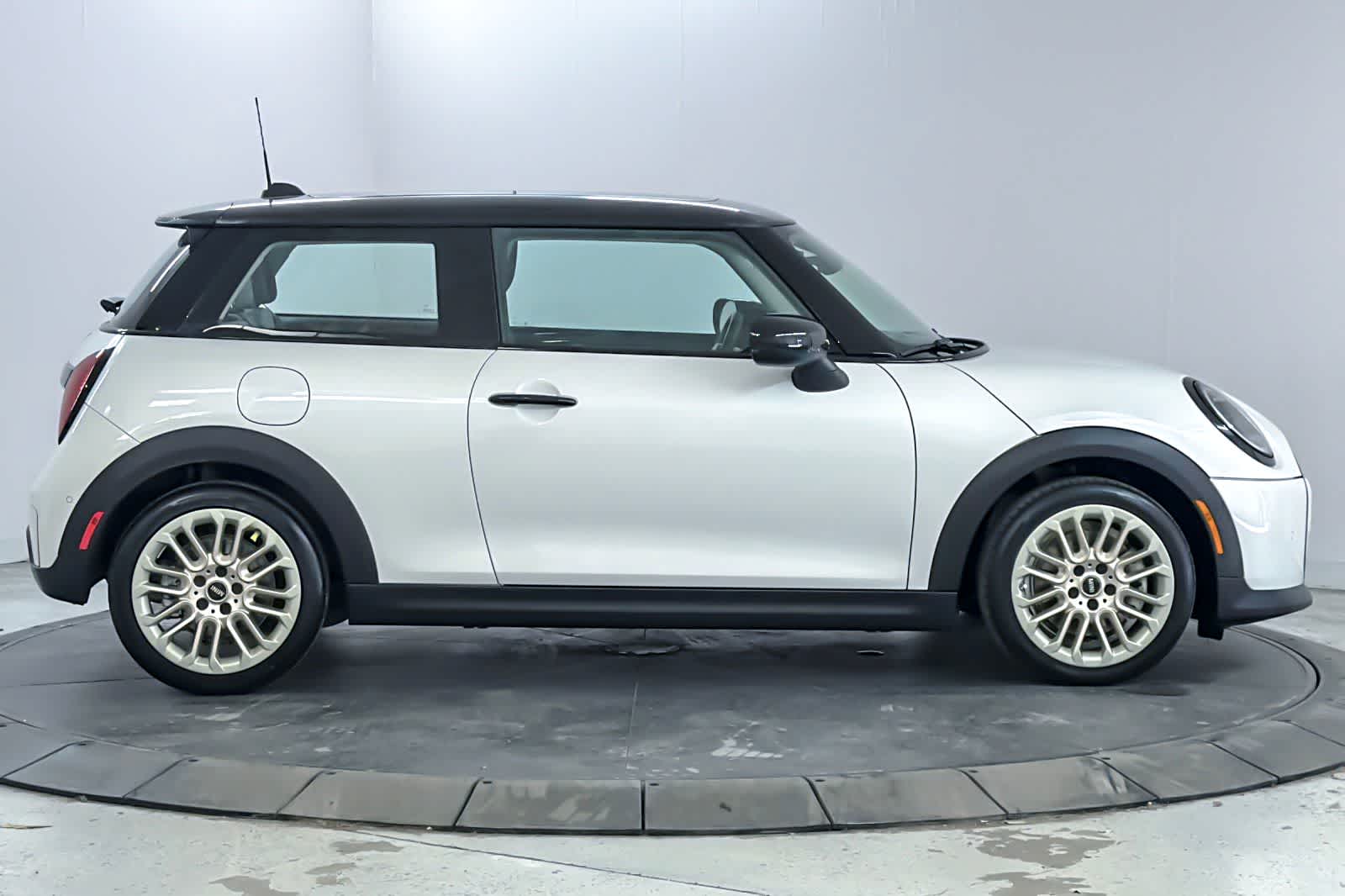 Thumbnail: 2025 MINI Cooper Hardtop - 8