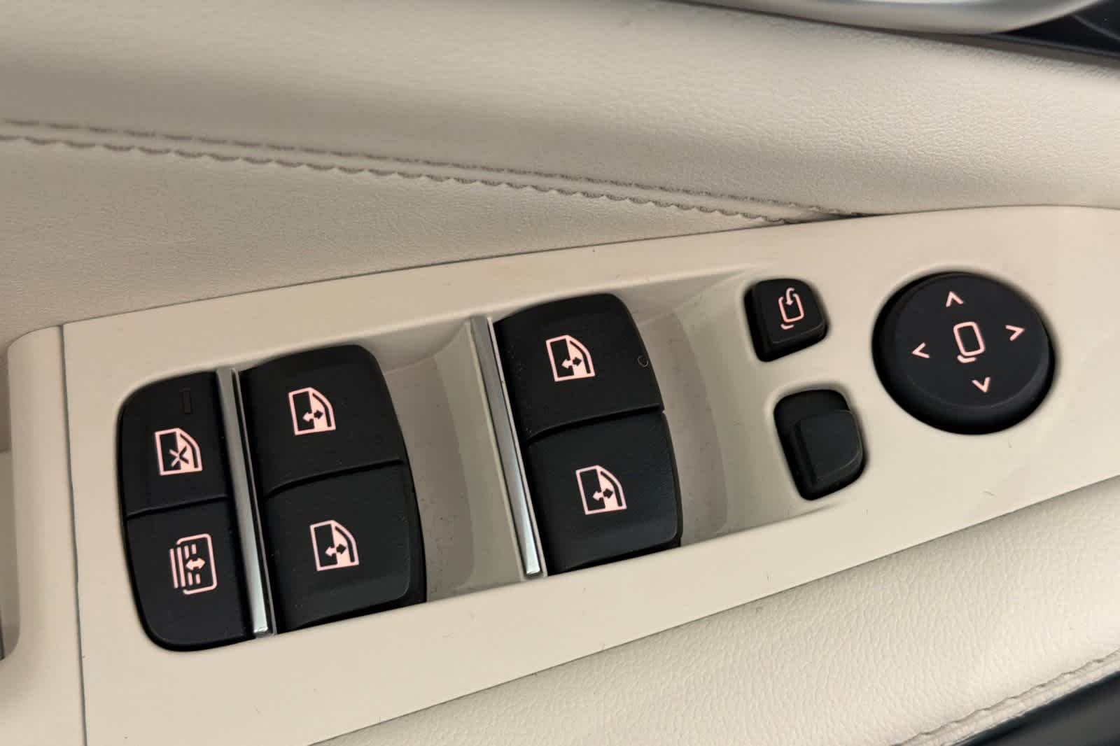 Thumbnail: 2026 BMW X7 - 13