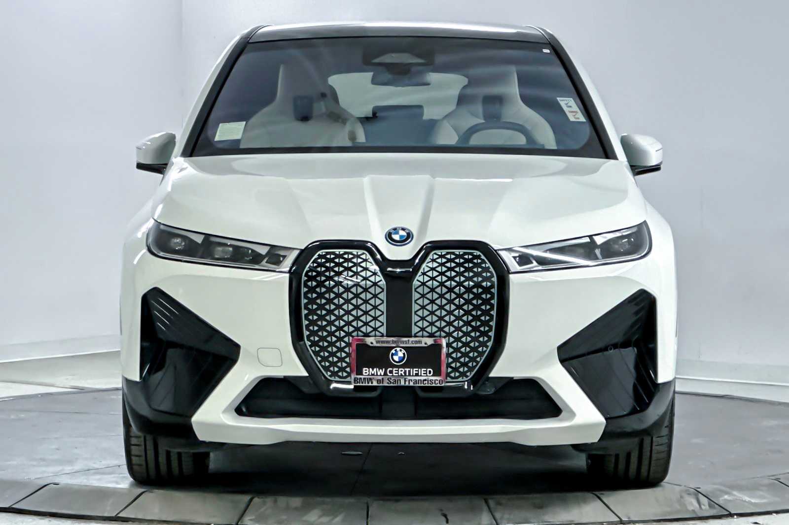 Thumbnail: 2023 BMW iX - 10