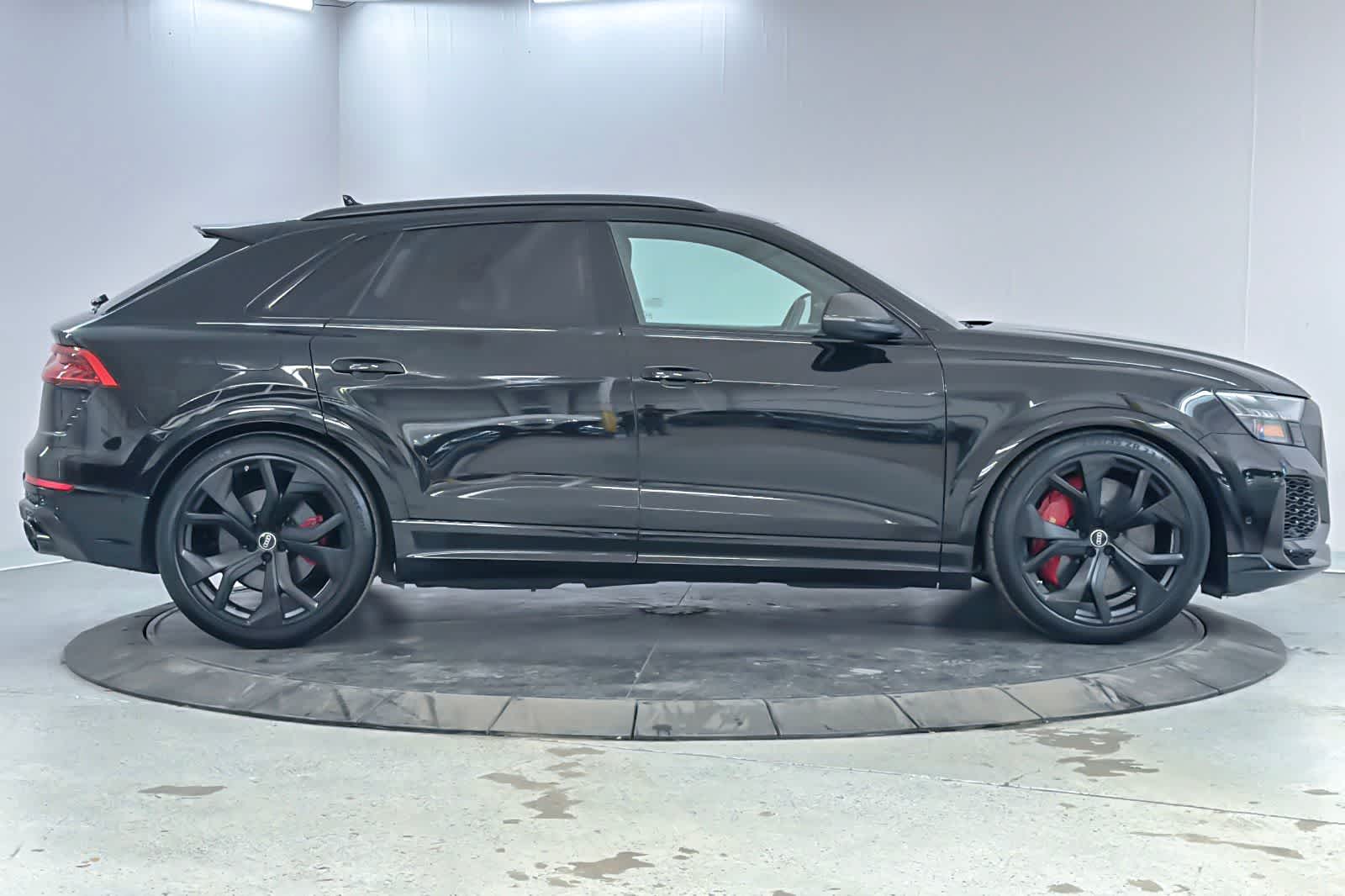 Thumbnail: 2022 Audi RS Q8 - 8