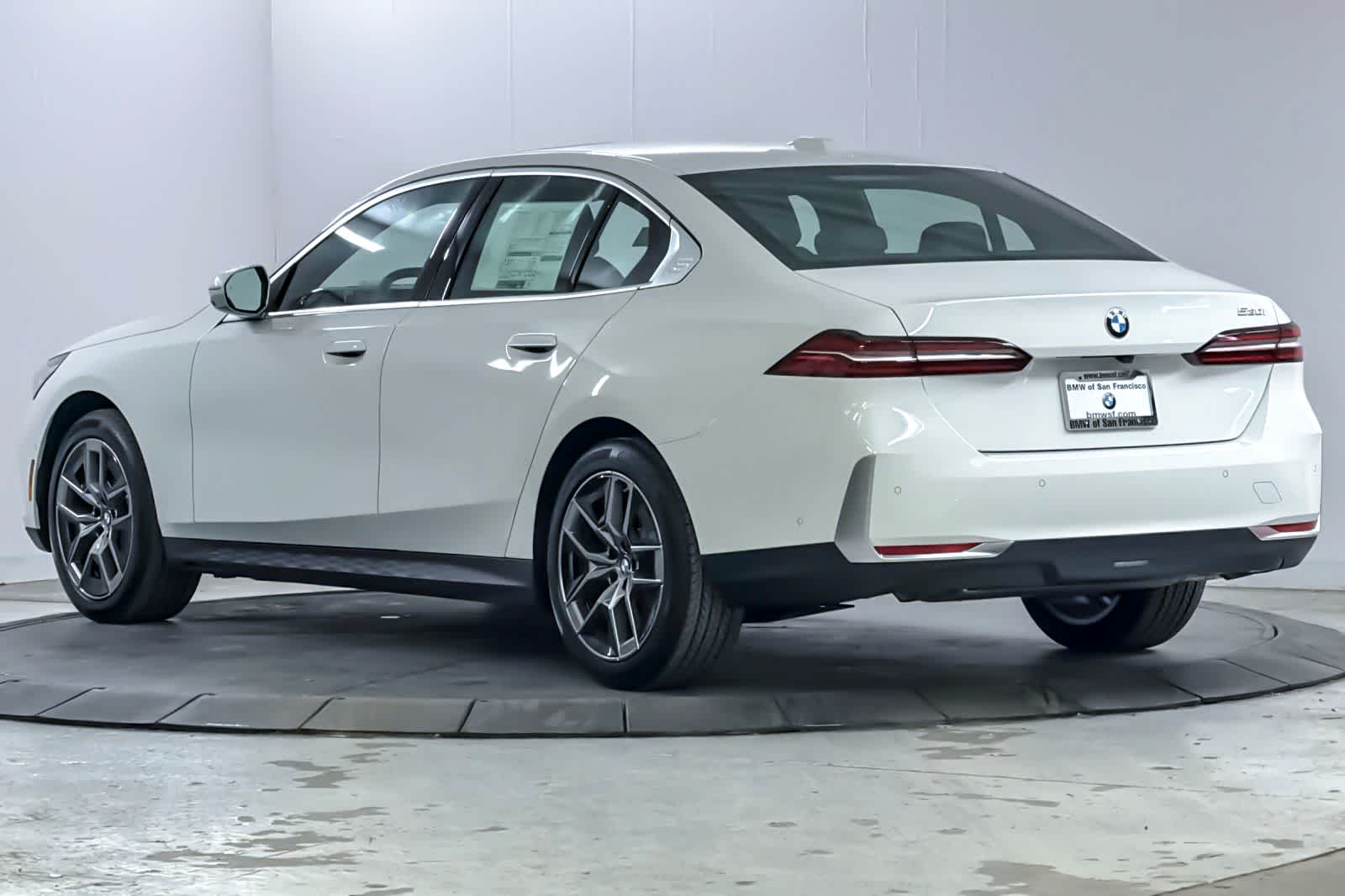 Thumbnail: 2026 BMW 5 Series - 6