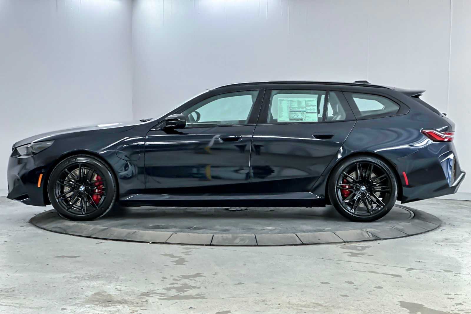 Thumbnail: 2026 BMW M5 - 5