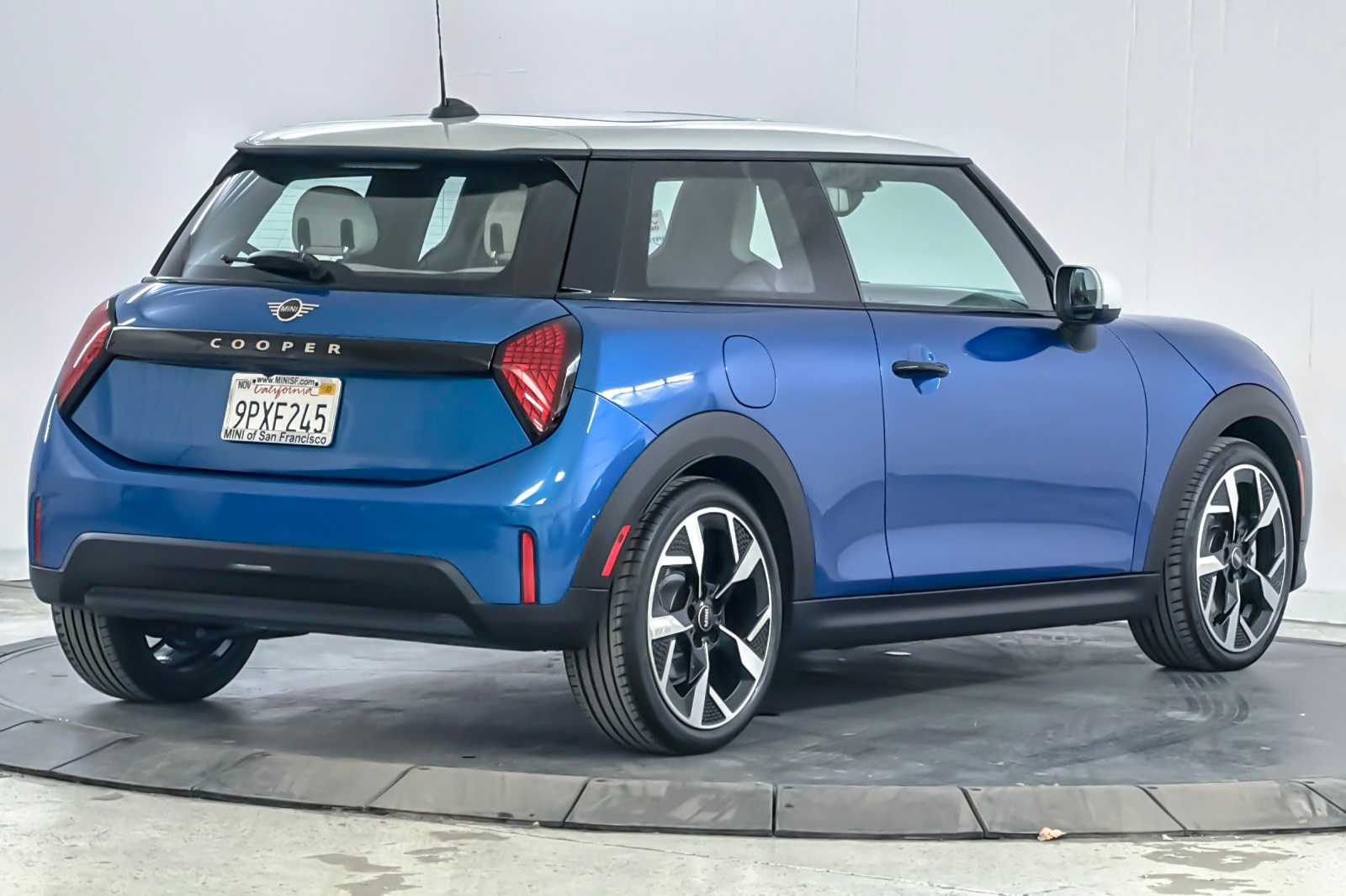 Thumbnail: 2025 MINI Cooper Hardtop - 2