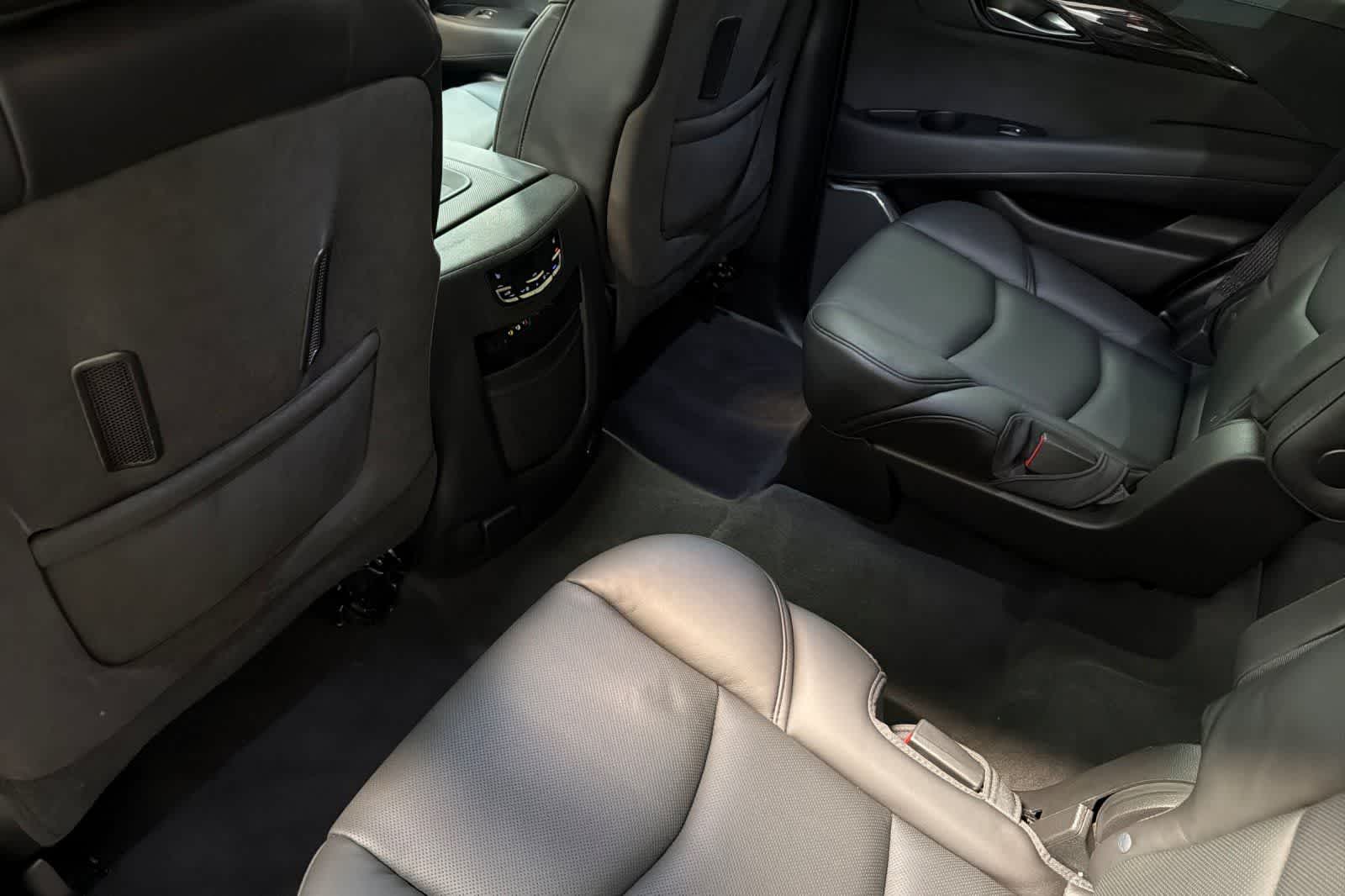 Thumbnail: 2016 Cadillac Escalade - 4