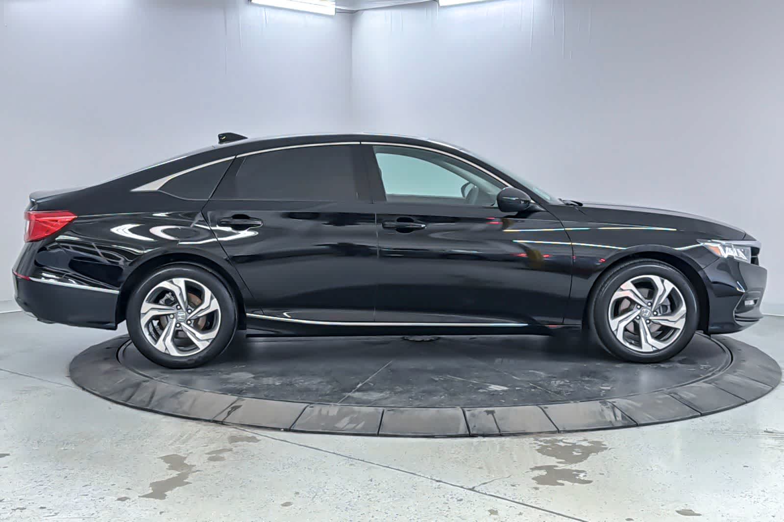 Thumbnail: 2018 Honda Accord - 8