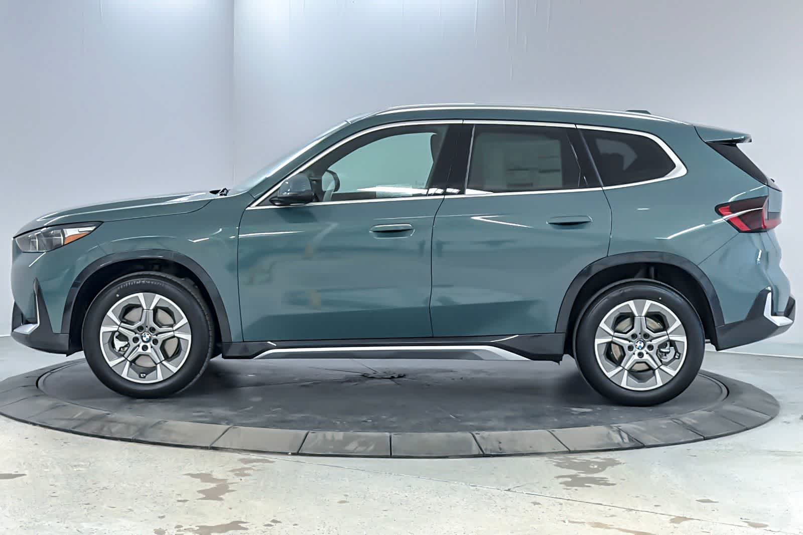 Thumbnail: 2026 BMW X1 - 5