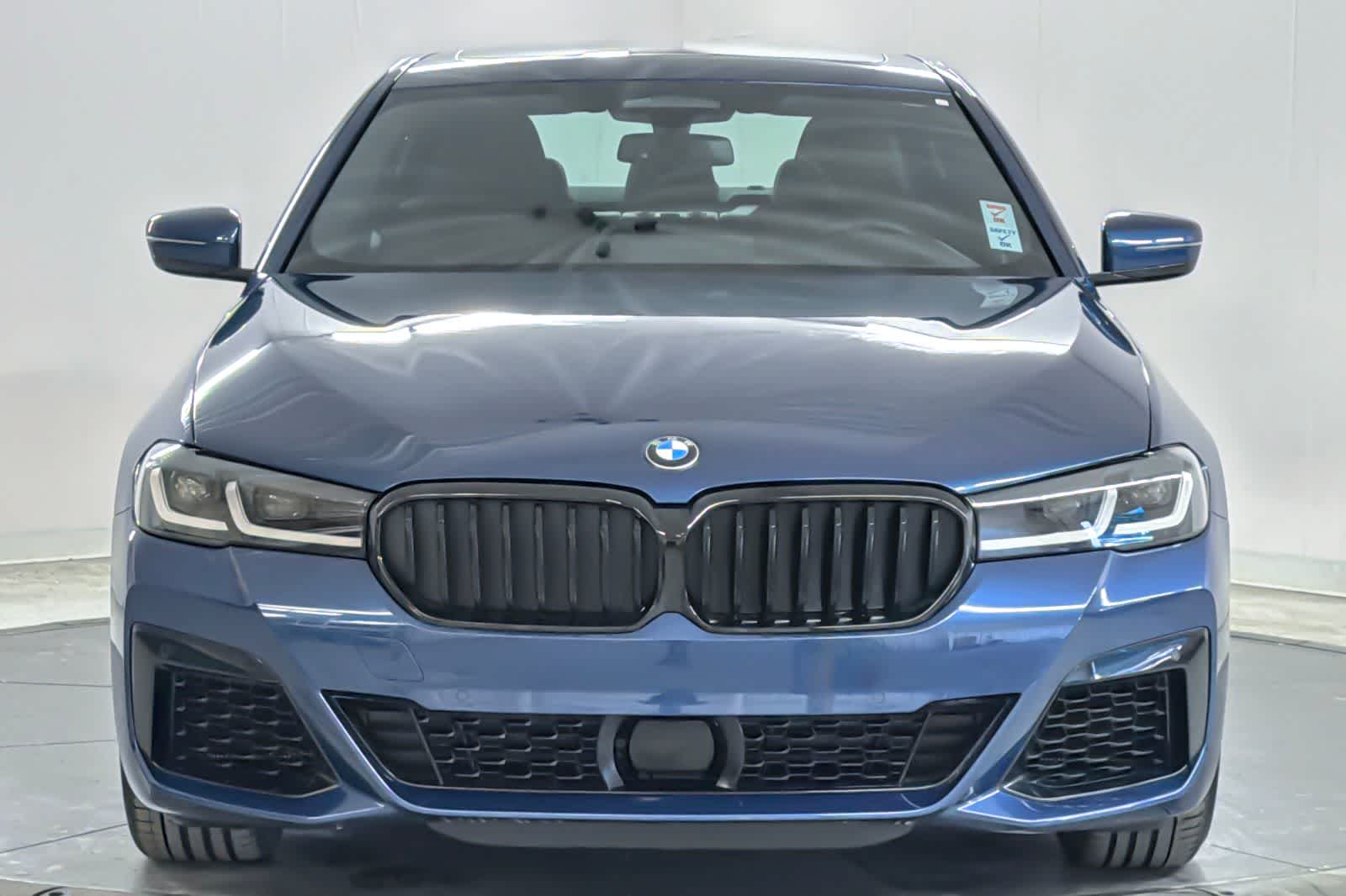 Thumbnail: 2023 BMW 5 Series - 10