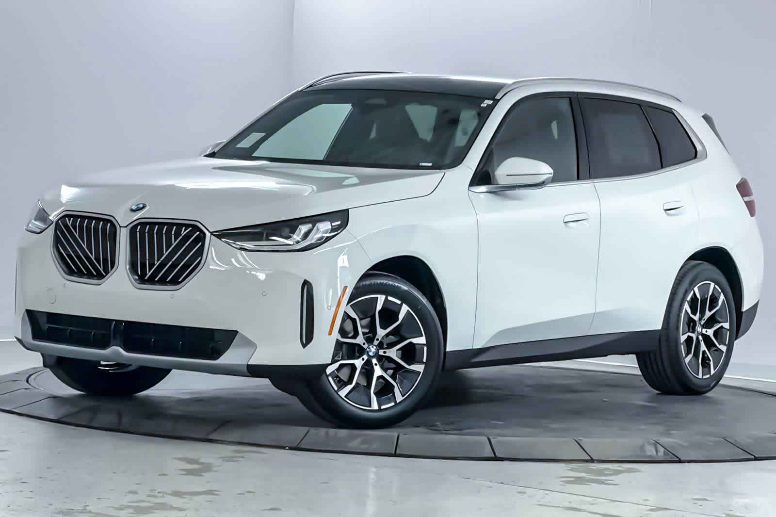 Thumbnail: 2026 BMW X3 - 1