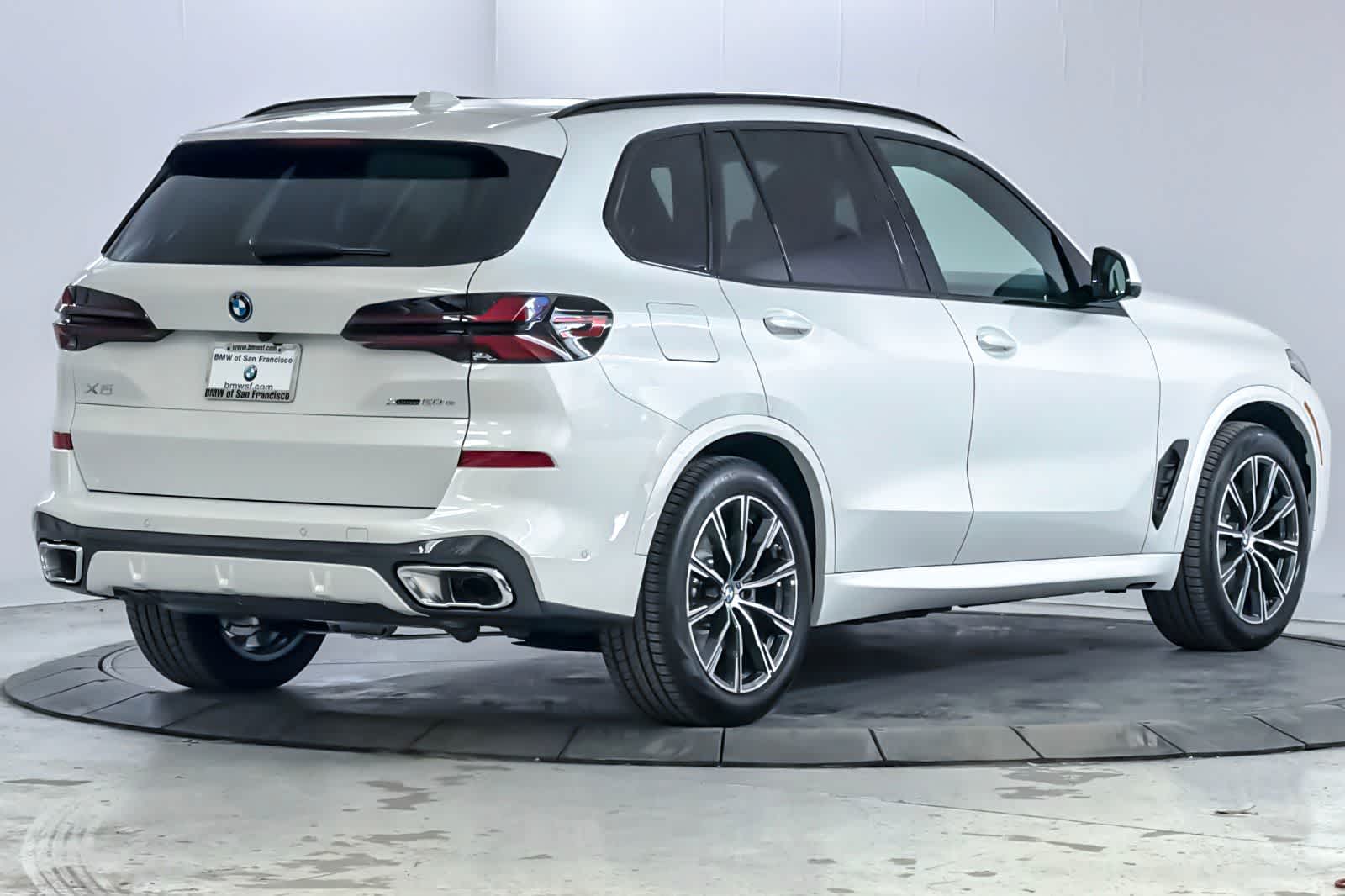 Thumbnail: 2026 BMW X5 - 2