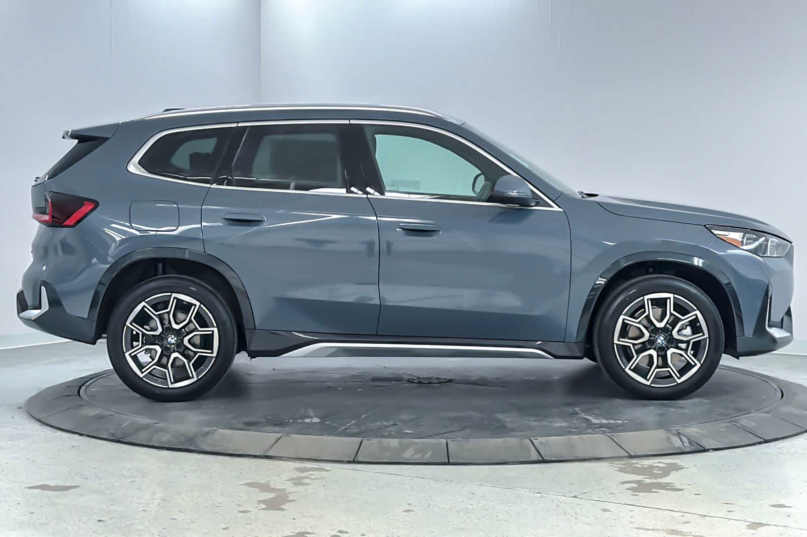 Thumbnail: 2026 BMW X1 - 8