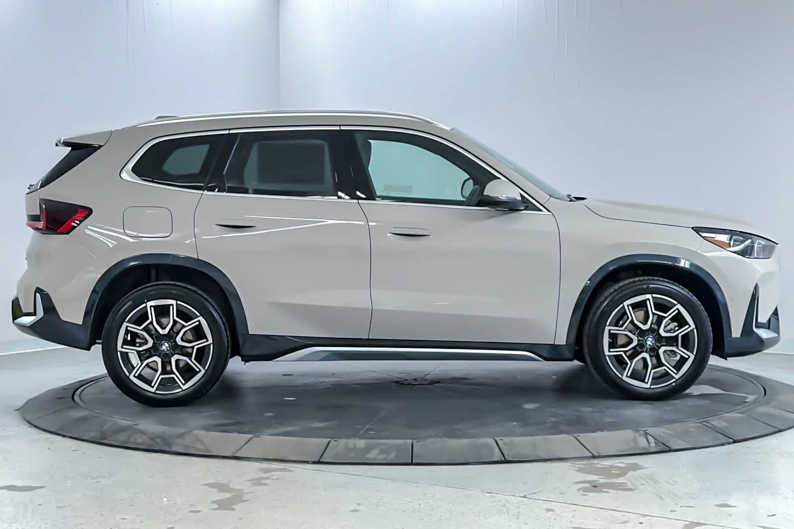 Thumbnail: 2026 BMW X1 - 8