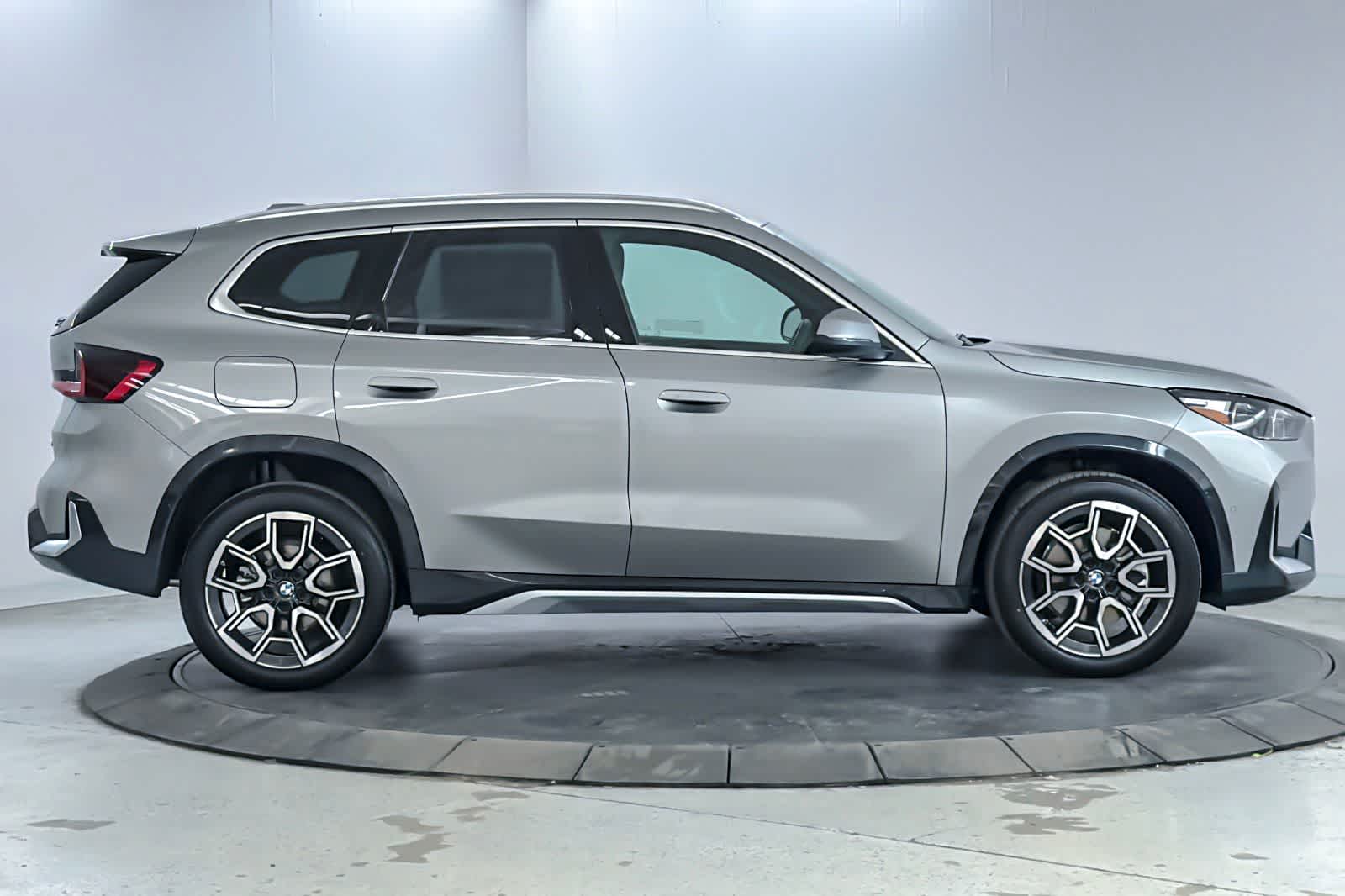 Thumbnail: 2026 BMW X1 - 8