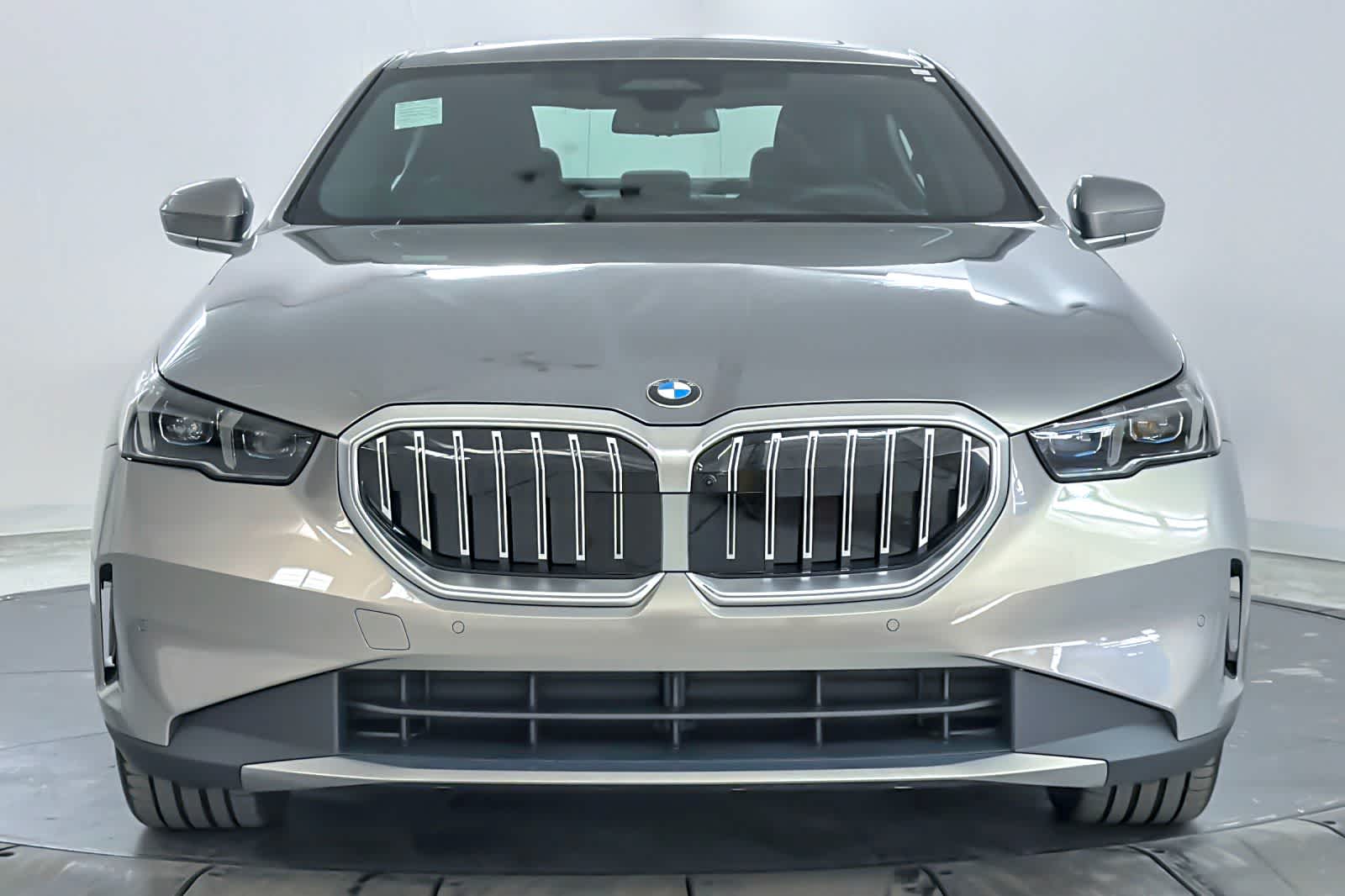 Thumbnail: 2026 BMW 5 Series - 10