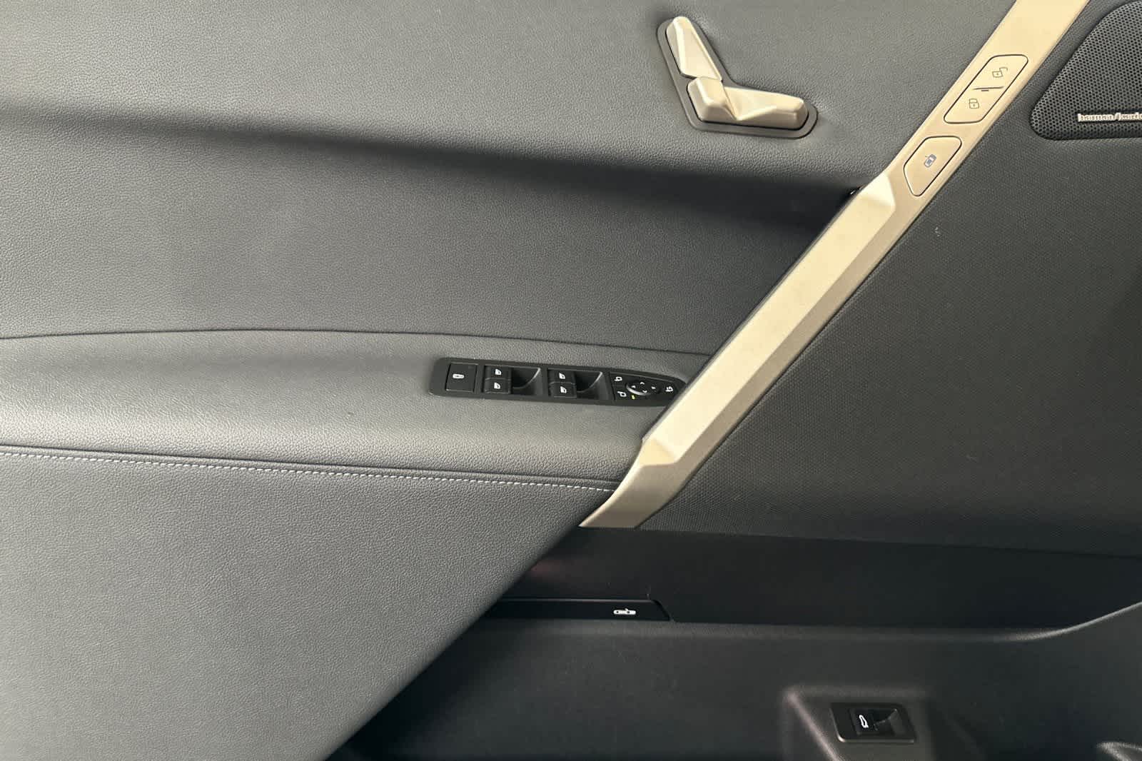 Thumbnail: 2024 BMW iX - 12