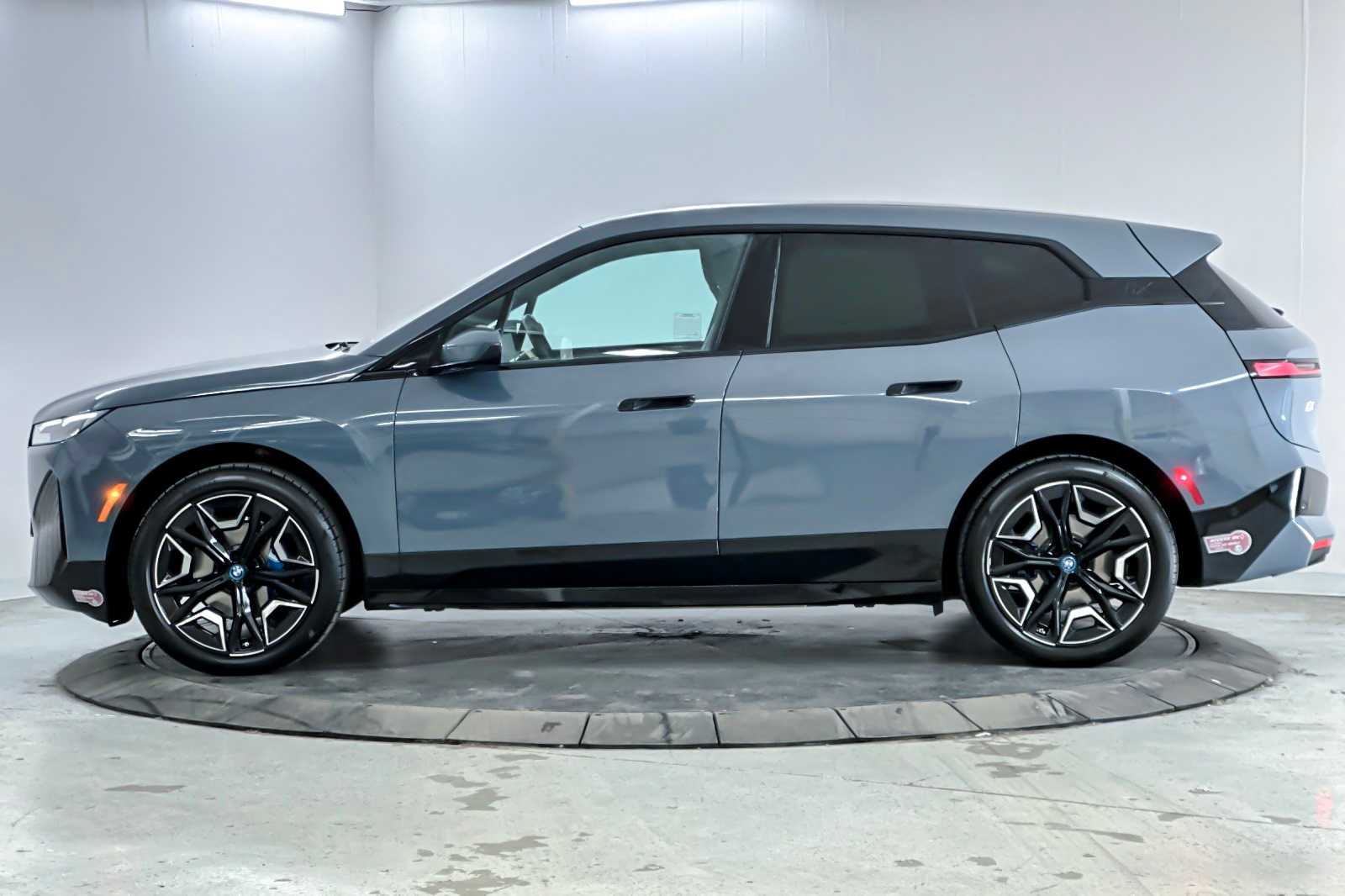 Thumbnail: 2023 BMW iX - 5