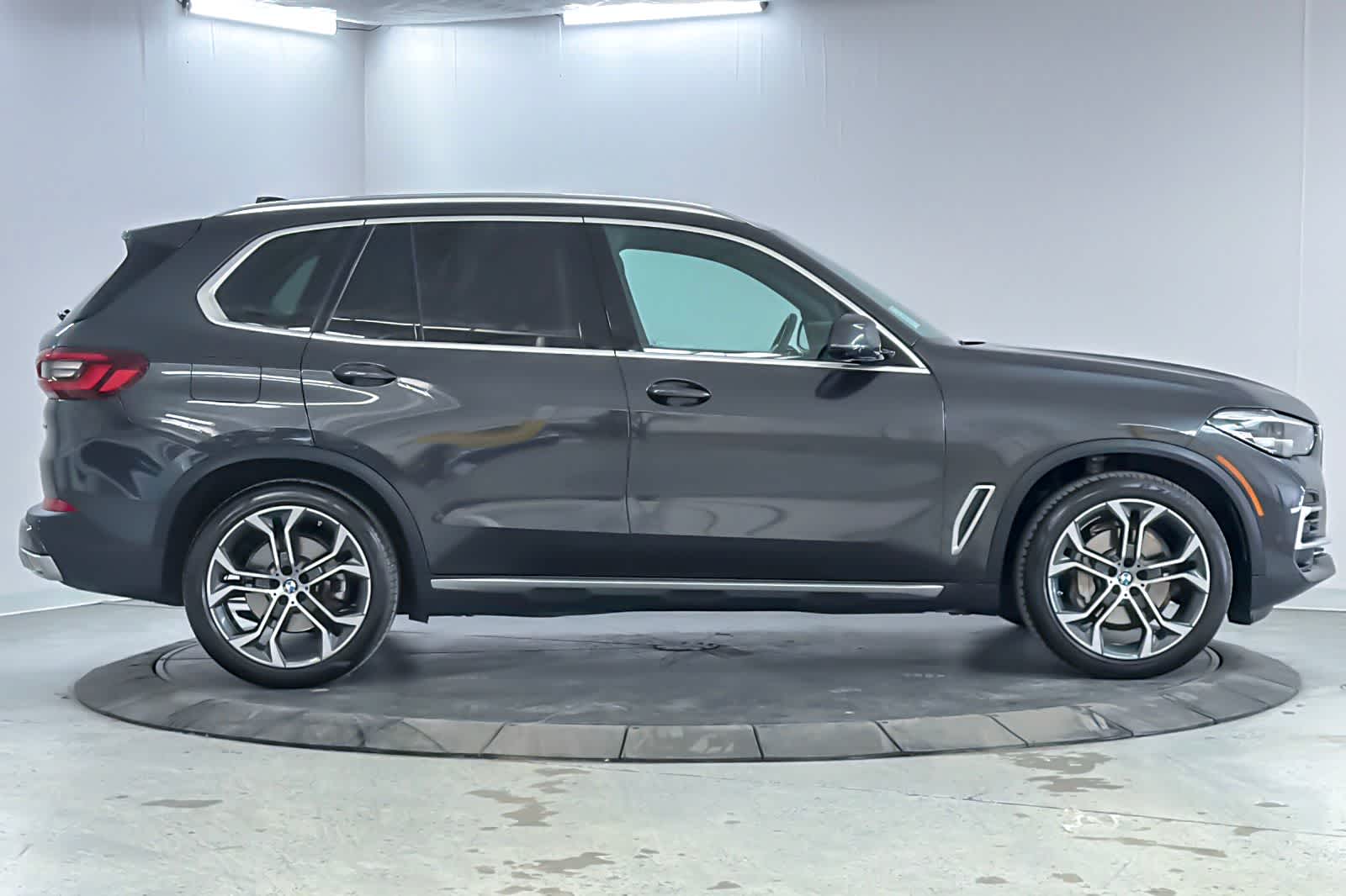 Thumbnail: 2023 BMW X5 - 7