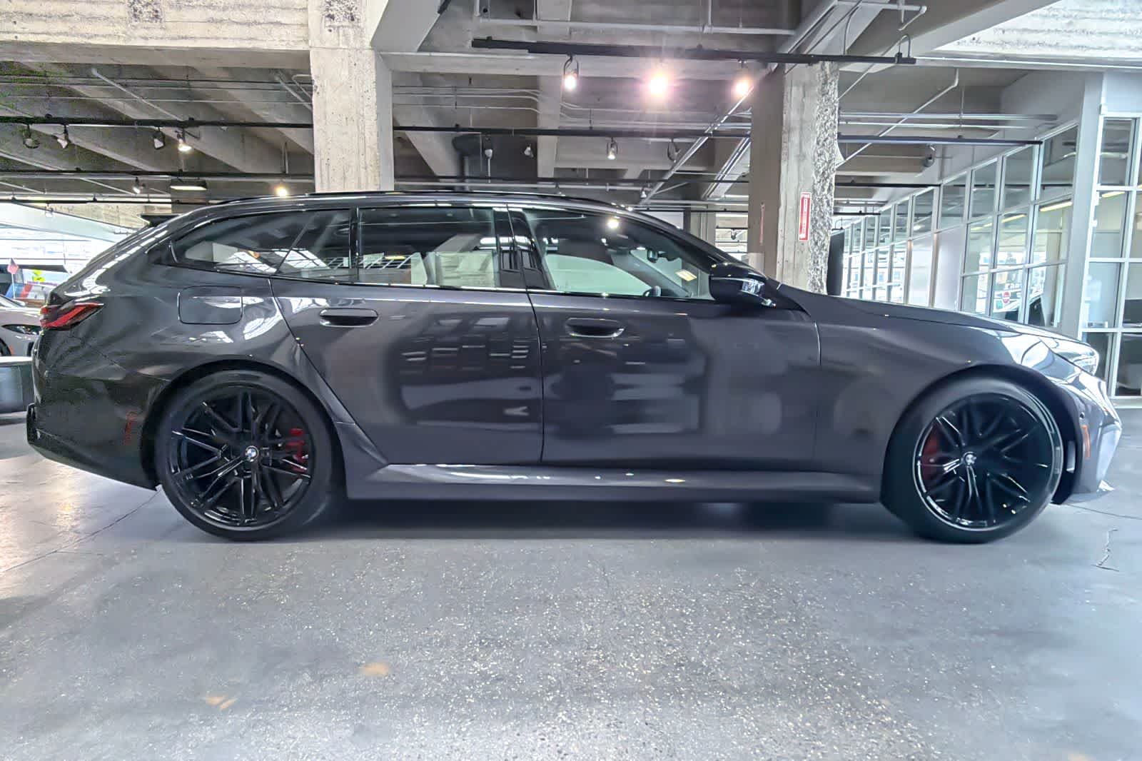 Thumbnail: 2027 BMW M5 - 8