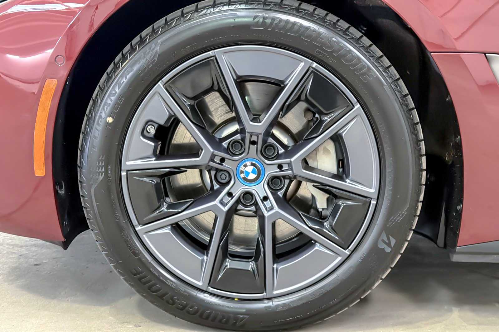 Thumbnail: 2023 BMW i4 - 26