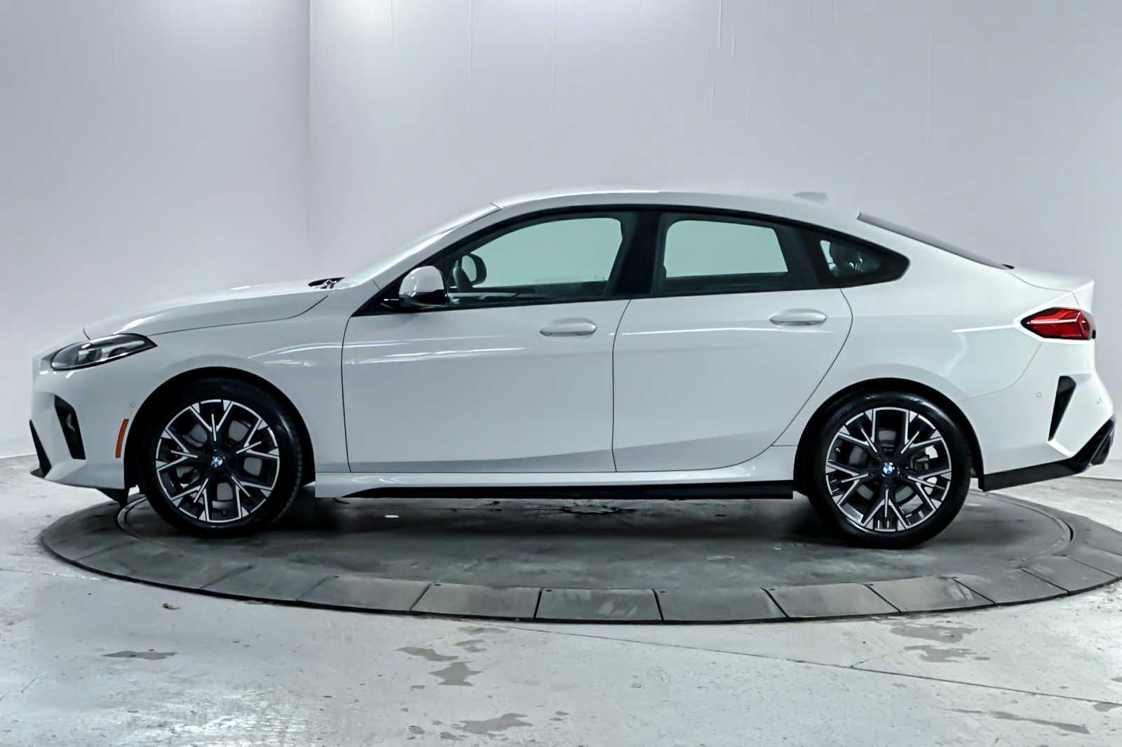 Thumbnail: 2026 BMW 2 Series - 5