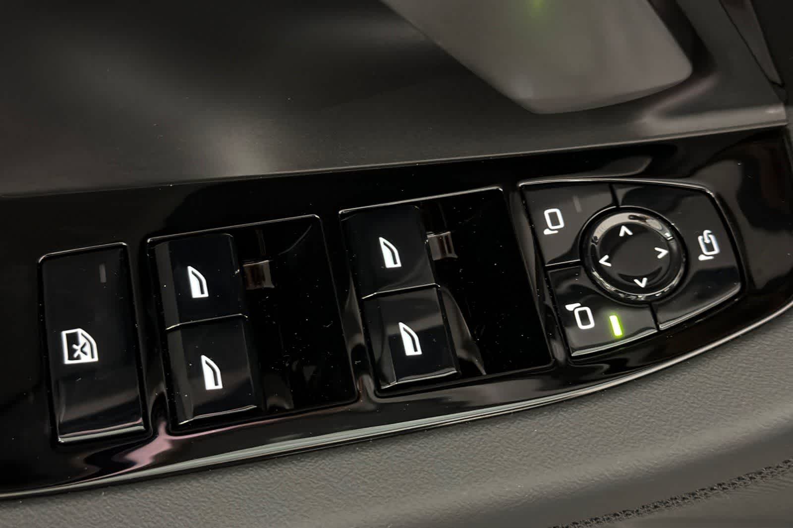 Thumbnail: 2026 BMW 5 Series - 13