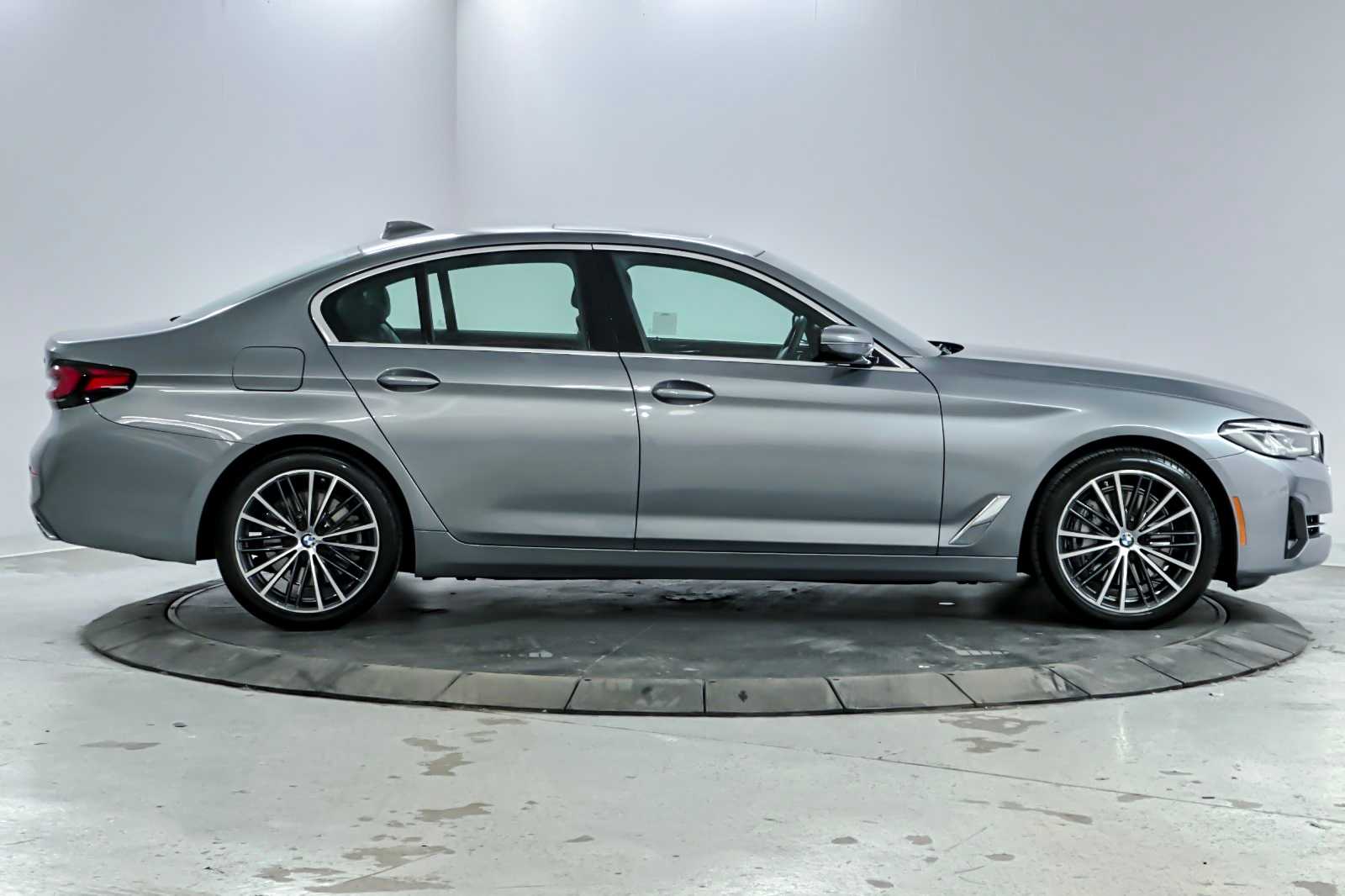 Thumbnail: 2023 BMW 5 Series - 8