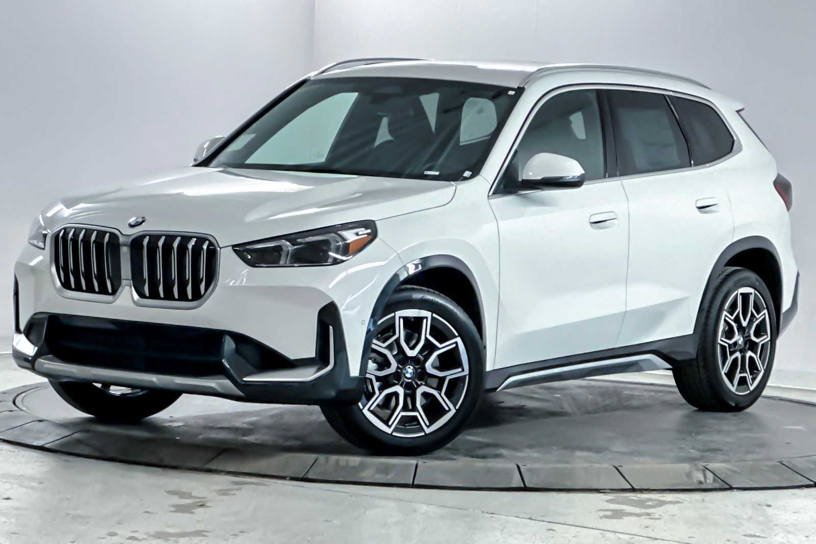 Thumbnail: 2026 BMW X1 - 1
