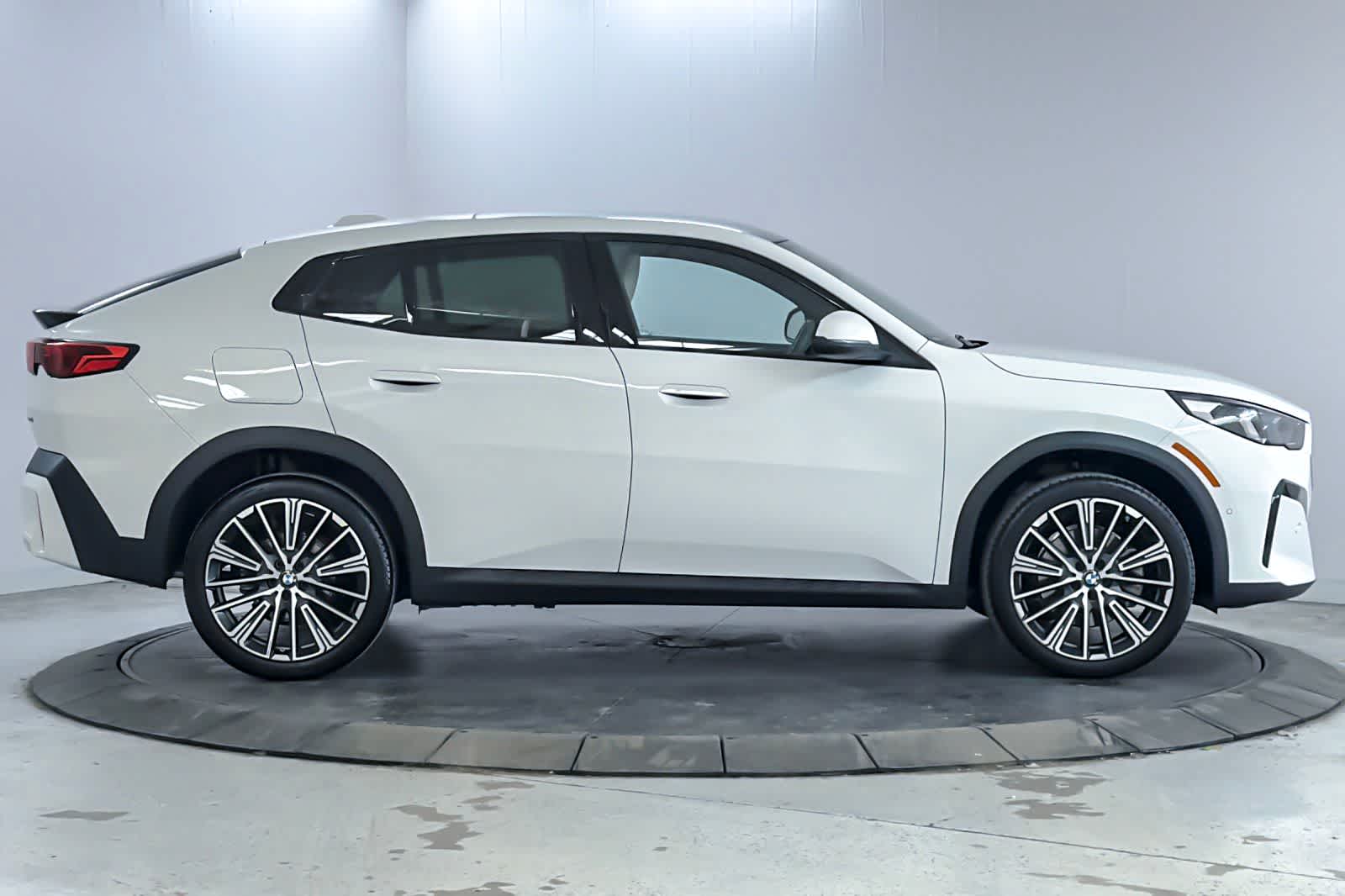 Thumbnail: 2025 BMW X2 - 8