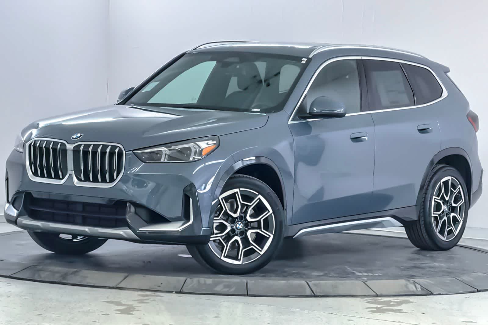Thumbnail: 2026 BMW X1 - 1