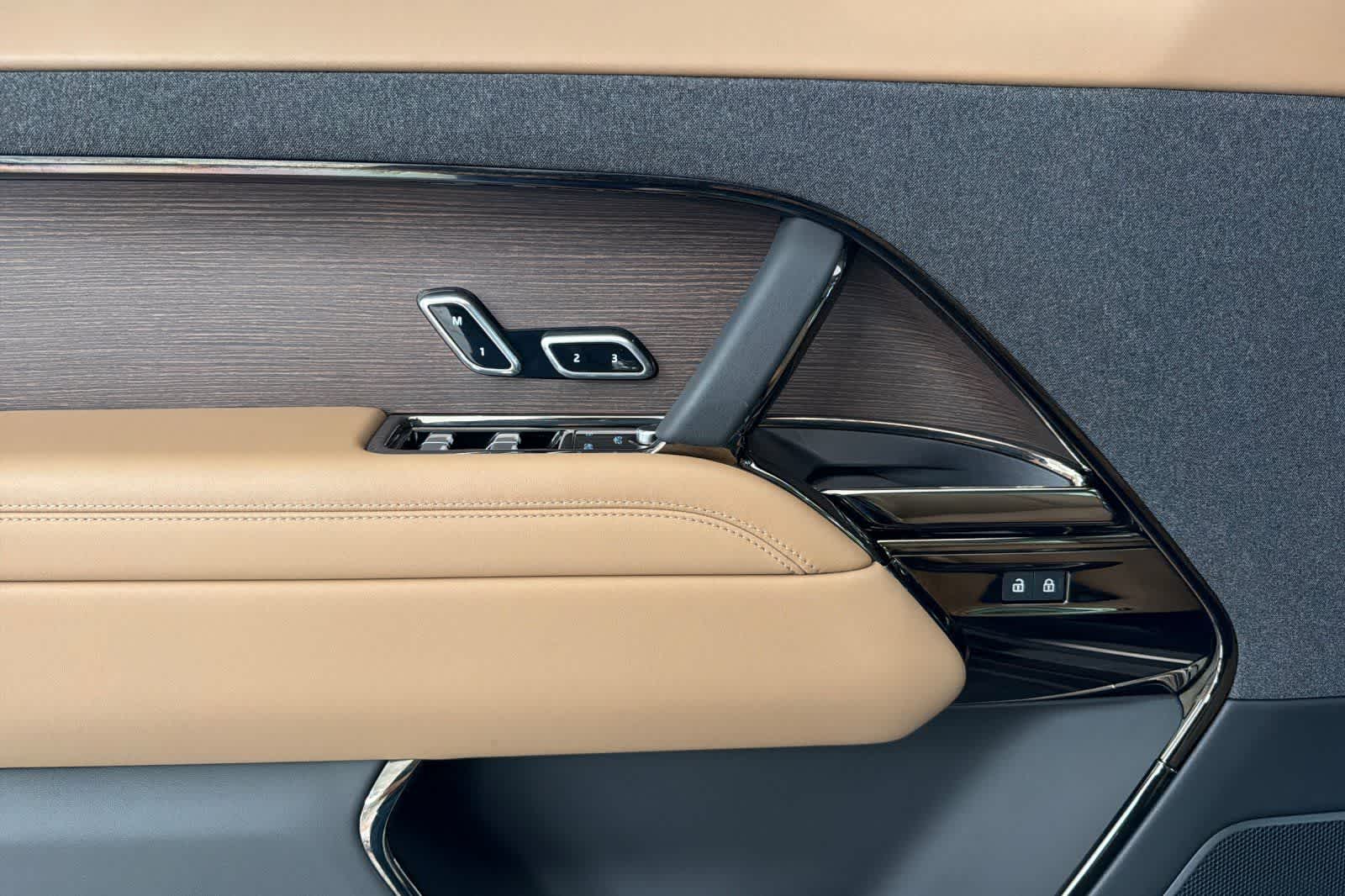 Thumbnail: 2024 Land Rover Range Rover Sport - 12