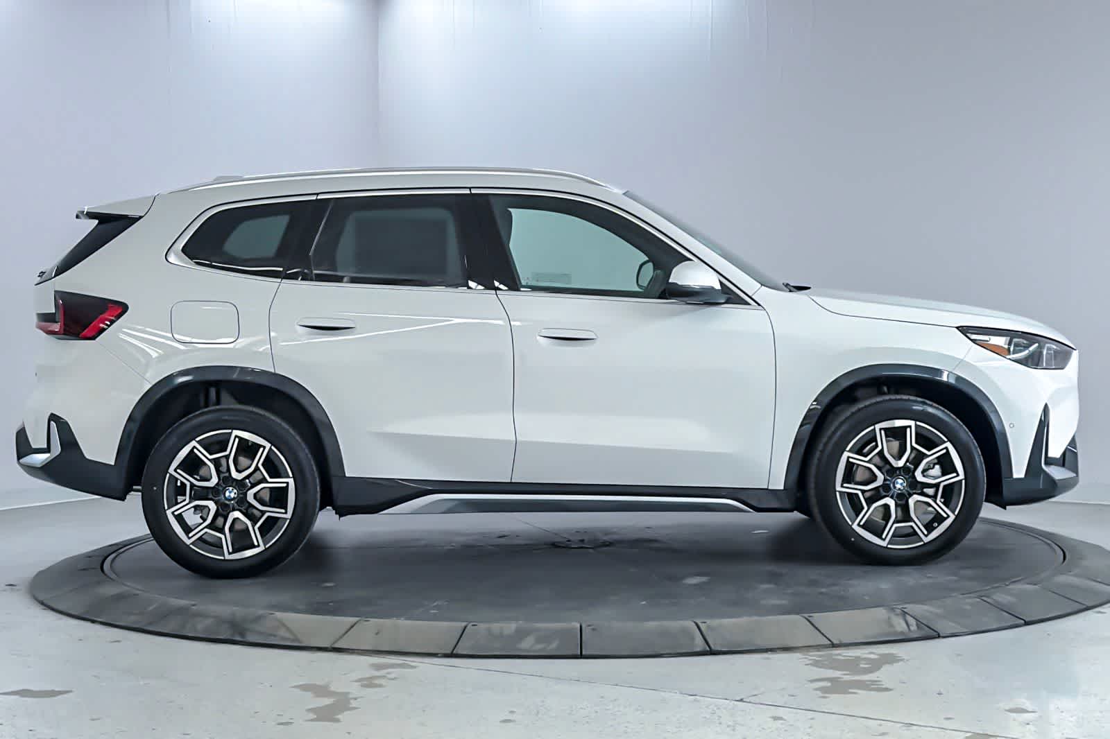 Thumbnail: 2026 BMW X1 - 8