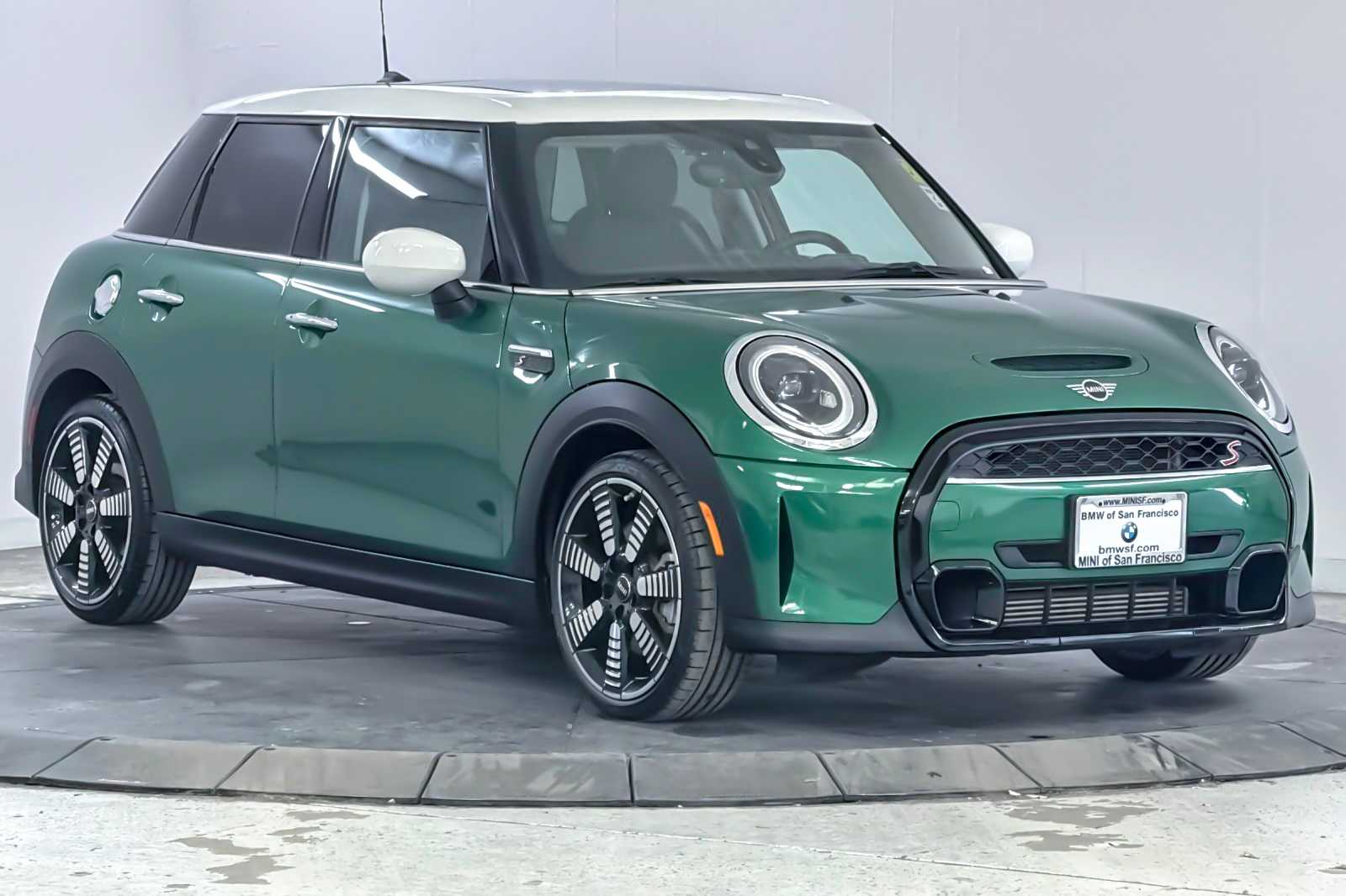 Thumbnail: 2023 MINI Cooper Hardtop - 9