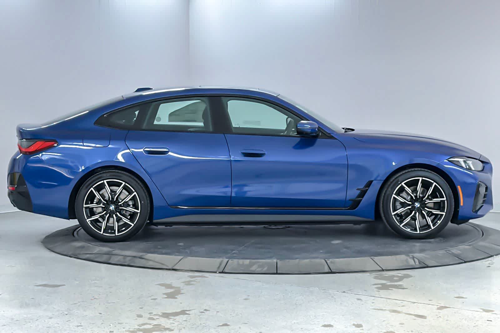 Thumbnail: 2026 BMW i4 - 8