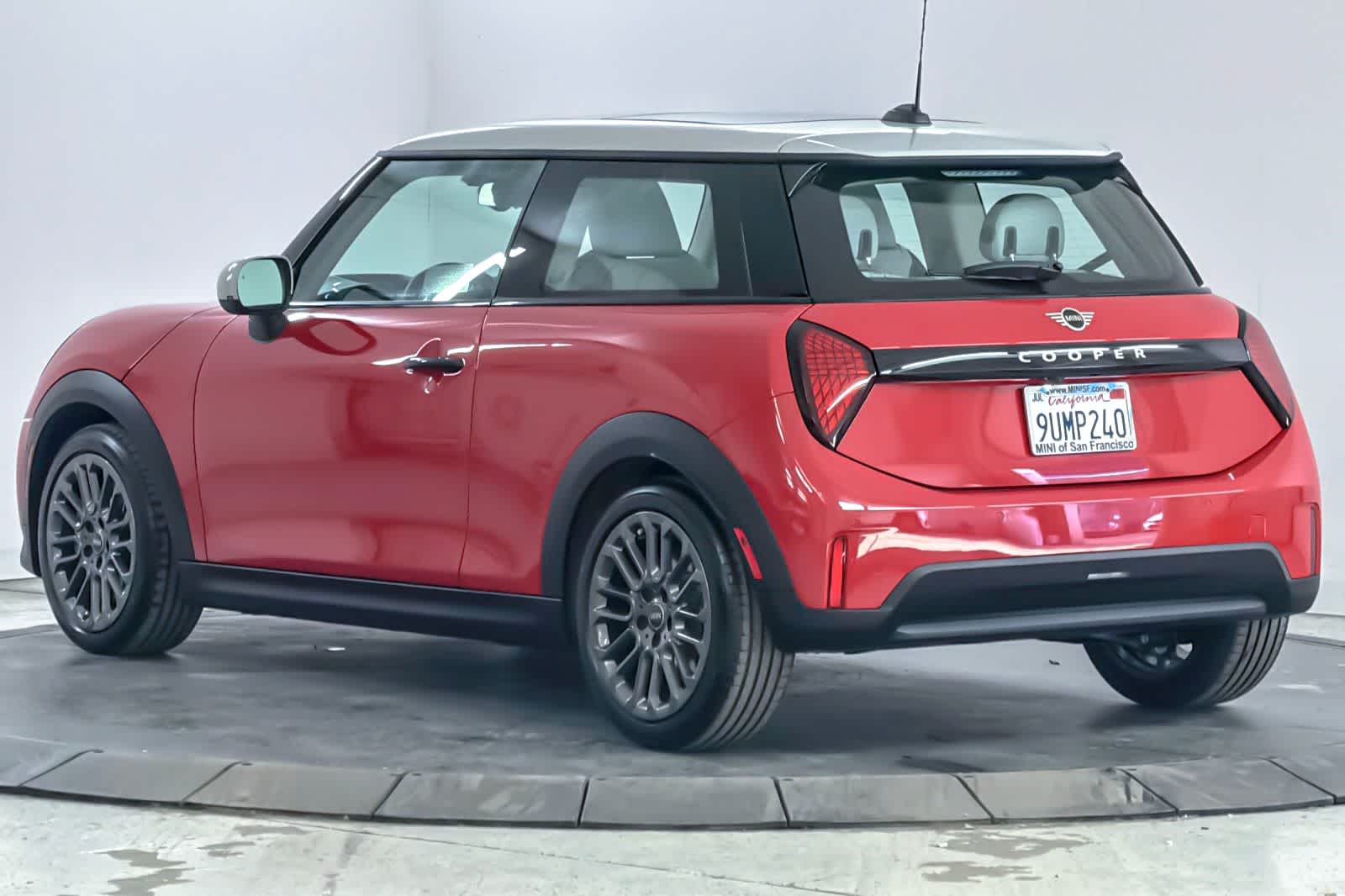 Thumbnail: 2025 MINI Cooper Hardtop - 6