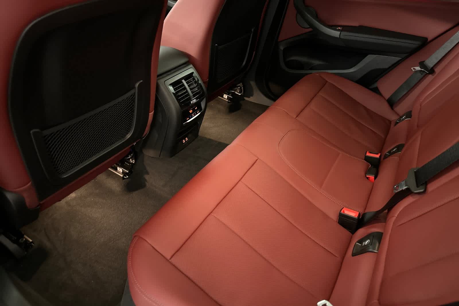 Thumbnail: 2025 BMW X4 - 4