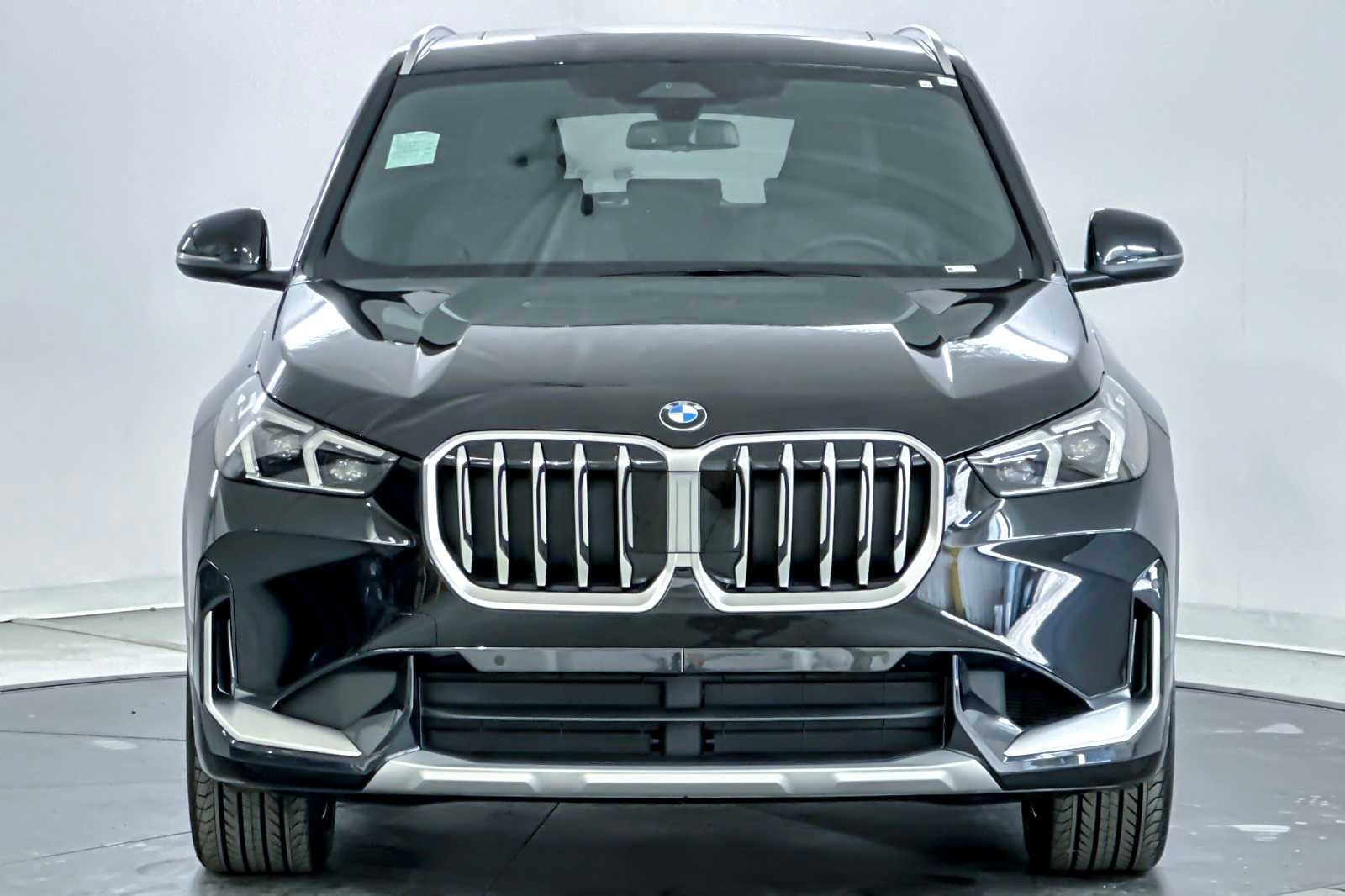 Thumbnail: 2026 BMW X1 - 10