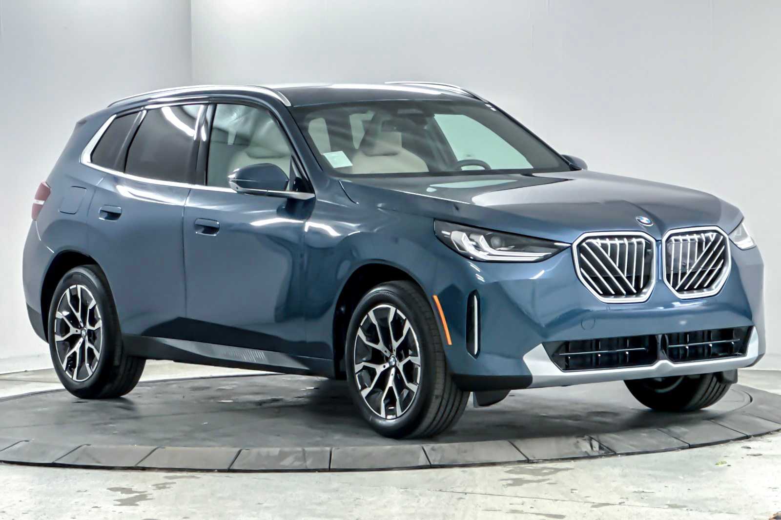 Thumbnail: 2026 BMW X3 - 9