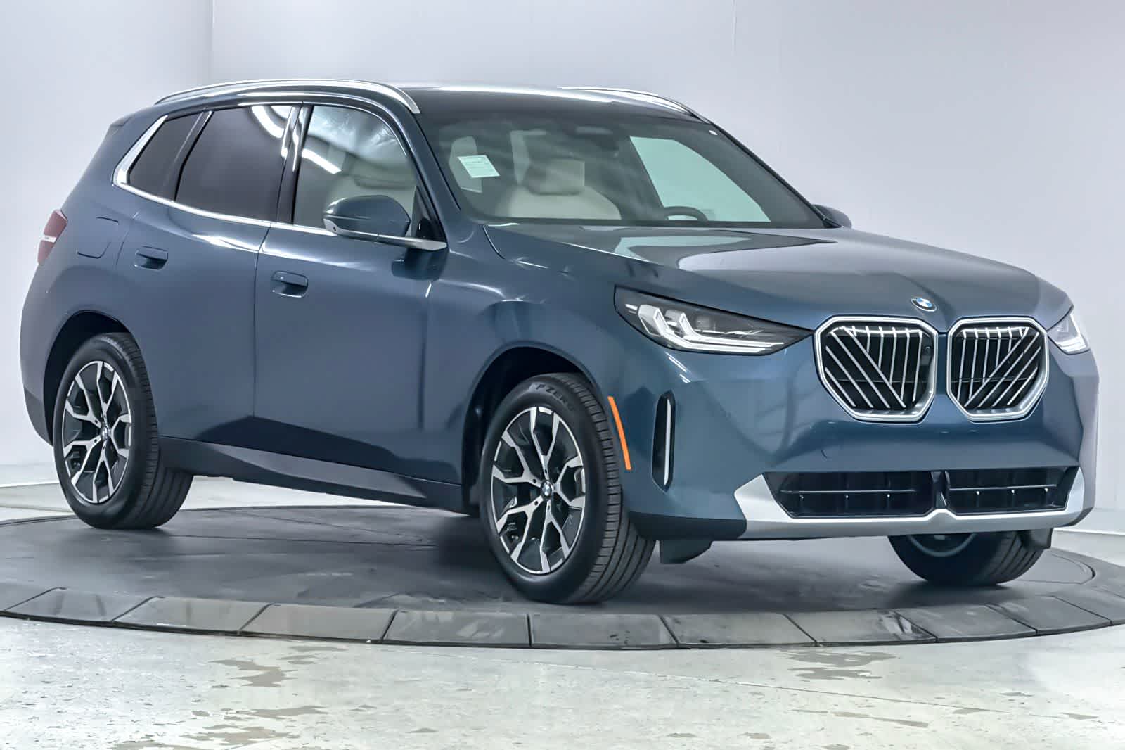 Thumbnail: 2026 BMW X3 - 9