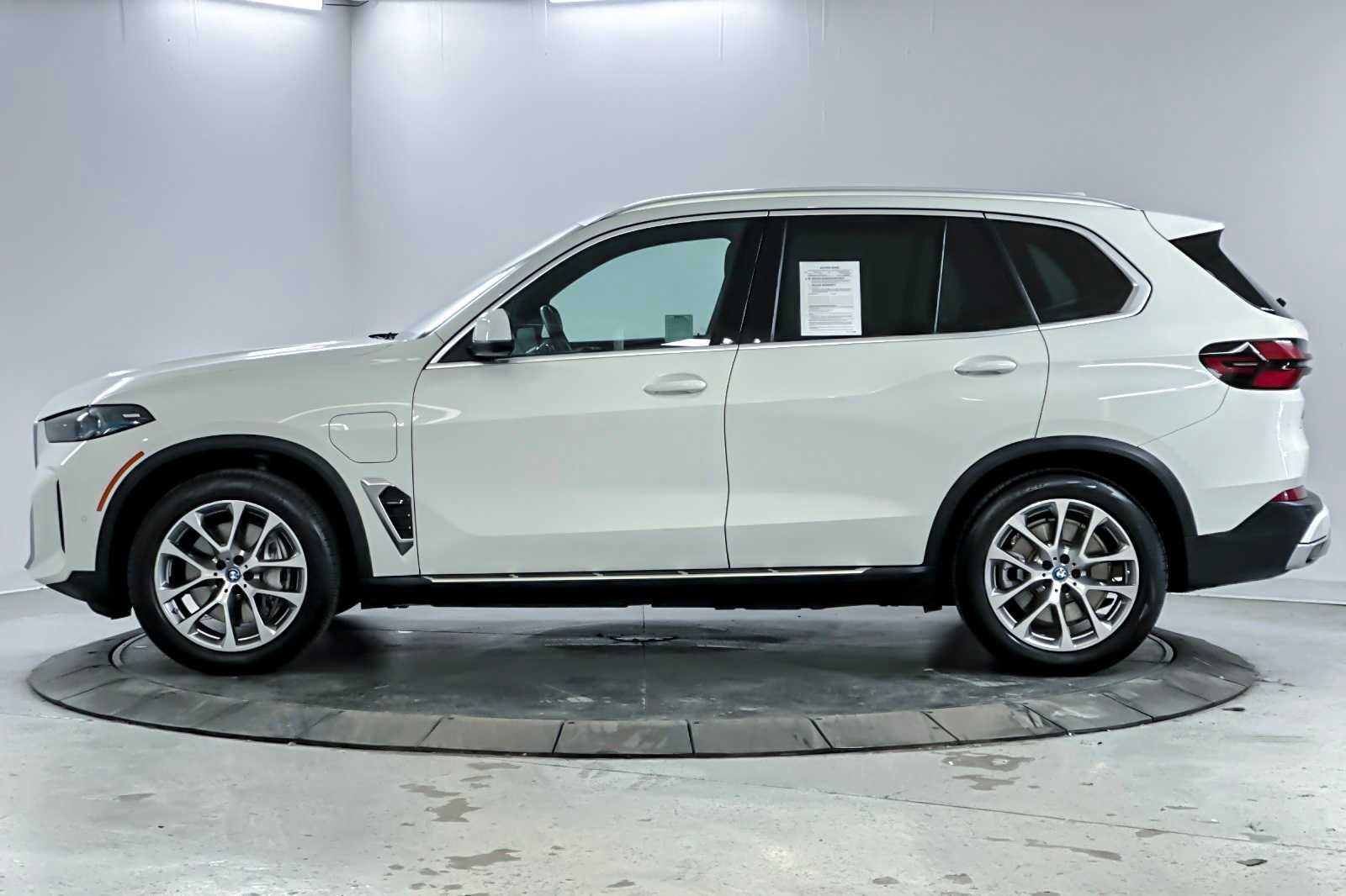 Thumbnail: 2024 BMW X5 - 5