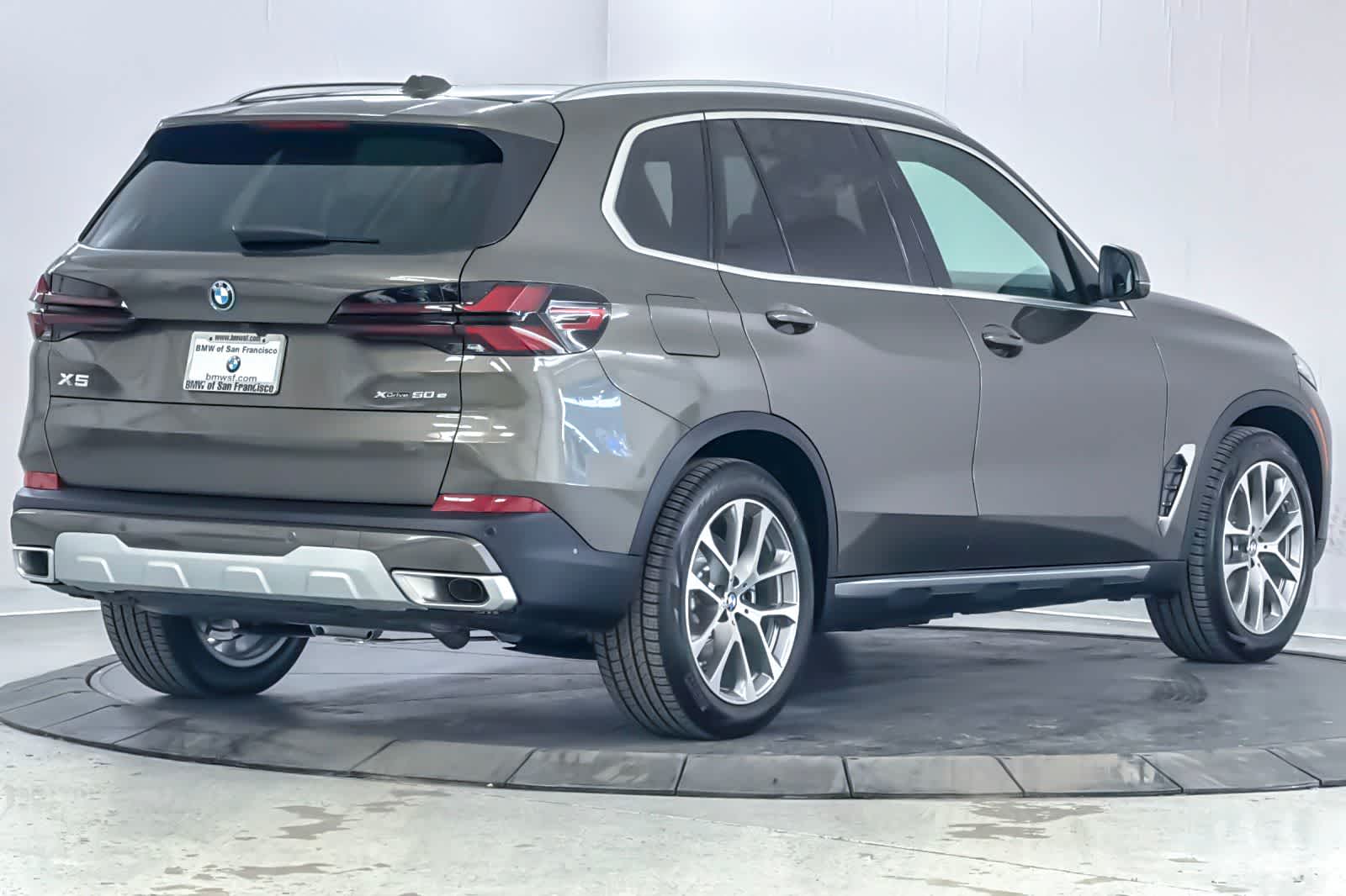Thumbnail: 2026 BMW X5 - 2